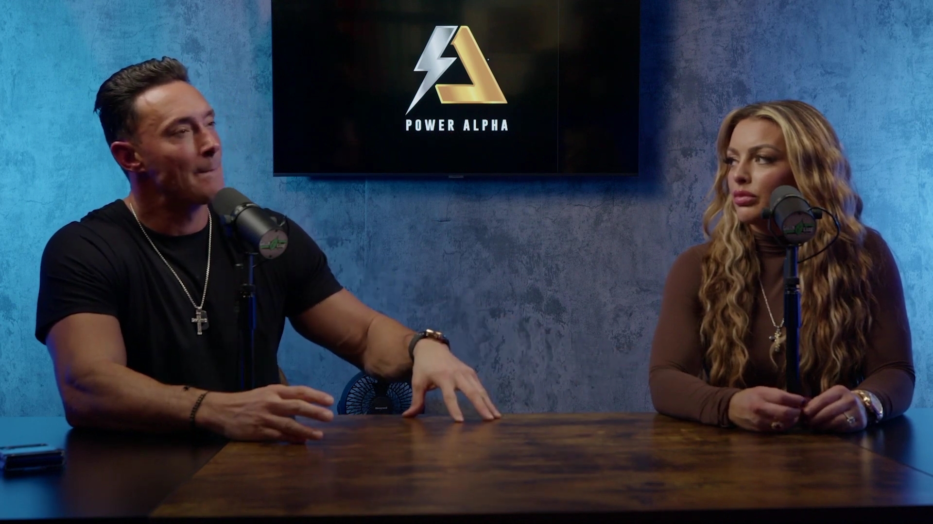 x2mate_com-Ep_9_-_Power_Alphas_Podcast___28Mandy_Saccomanno___Sabby_Piscitelli29-281080p29_mp42377.jpg