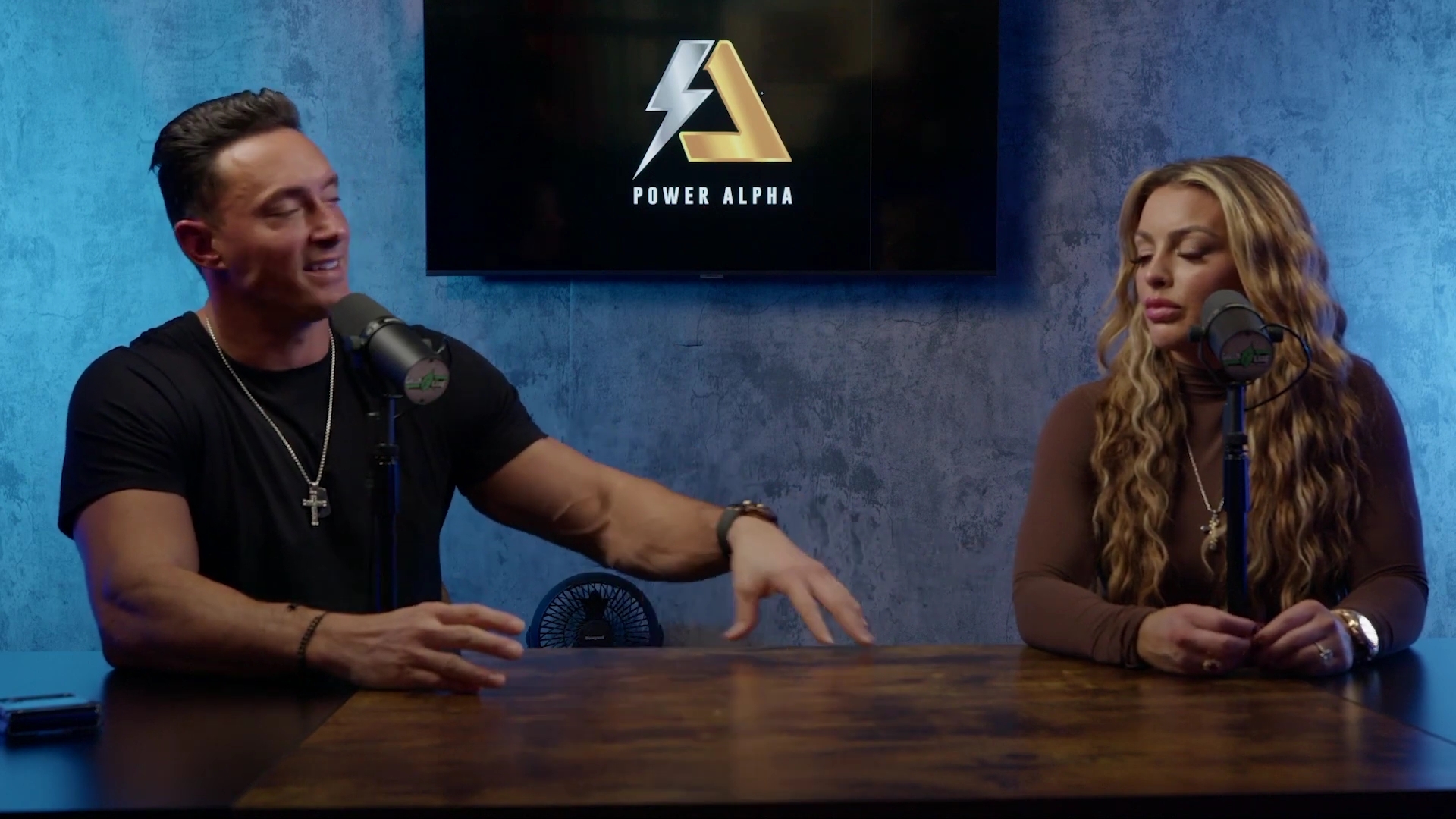 x2mate_com-Ep_9_-_Power_Alphas_Podcast___28Mandy_Saccomanno___Sabby_Piscitelli29-281080p29_mp42378.jpg