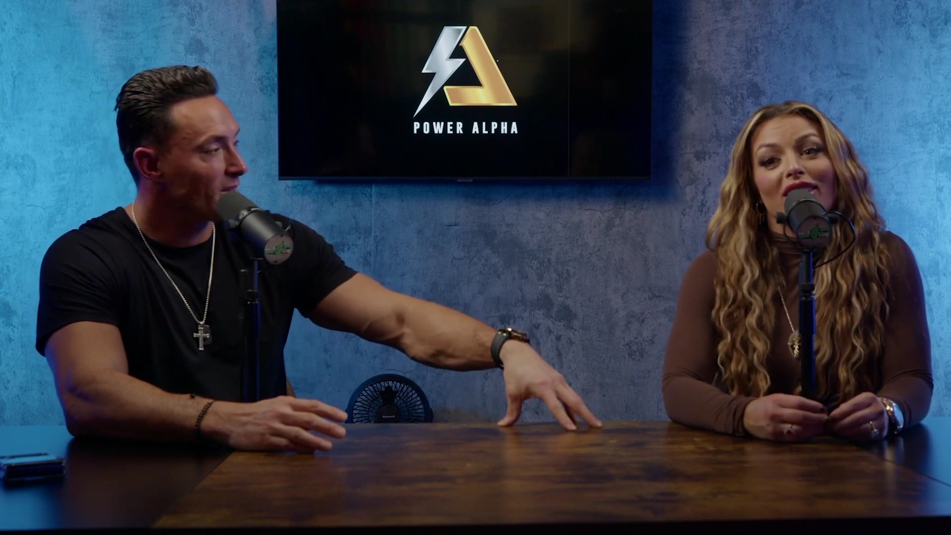 x2mate_com-Ep_9_-_Power_Alphas_Podcast___28Mandy_Saccomanno___Sabby_Piscitelli29-281080p29_mp42382.jpg