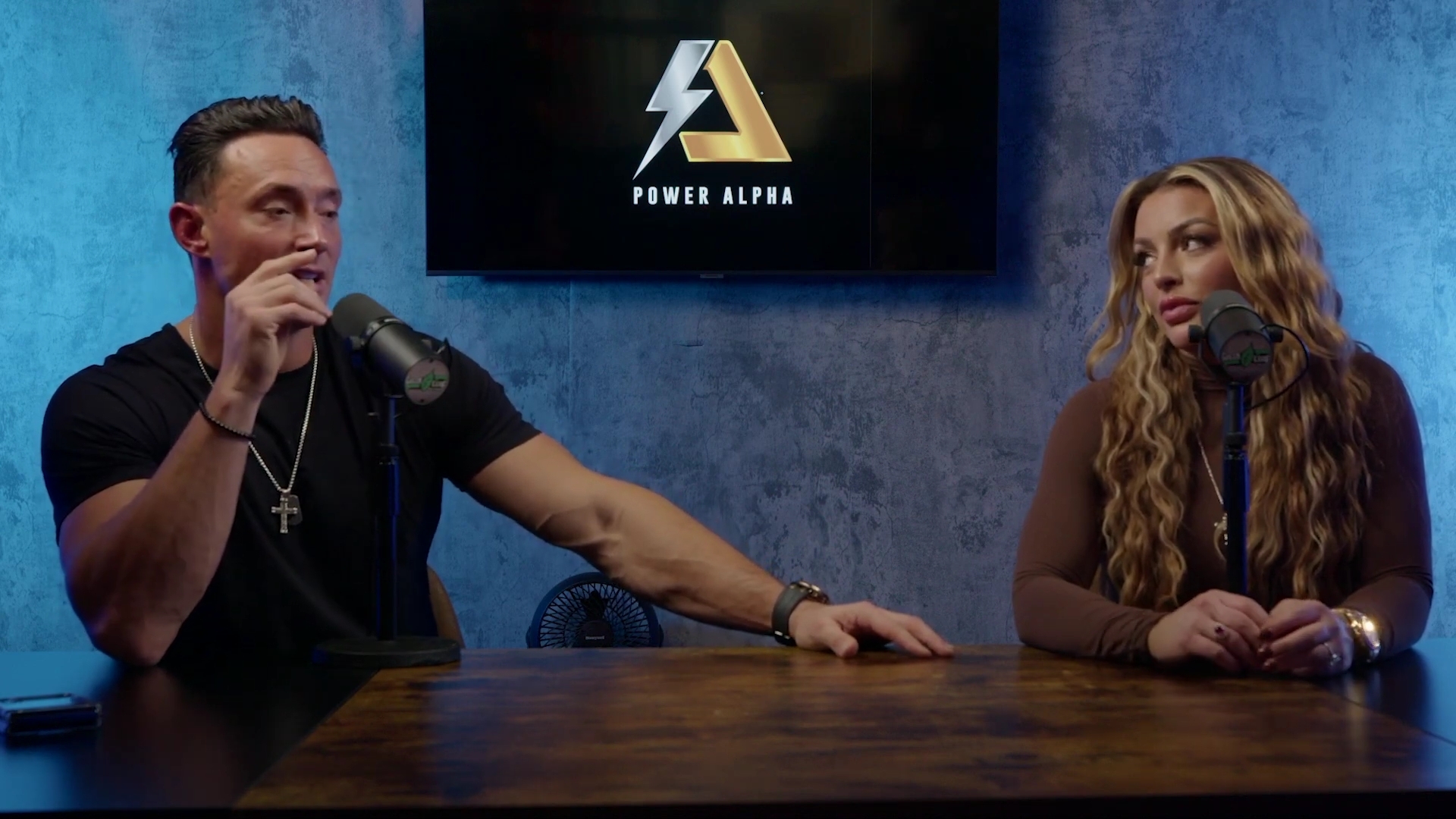 x2mate_com-Ep_9_-_Power_Alphas_Podcast___28Mandy_Saccomanno___Sabby_Piscitelli29-281080p29_mp42388.jpg