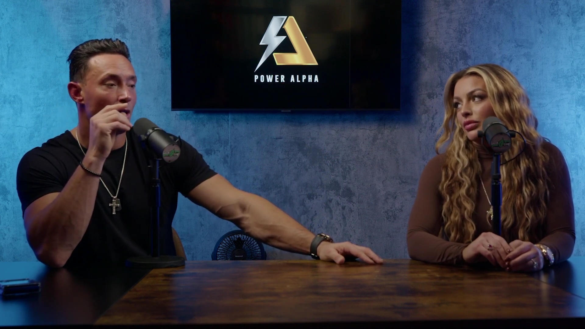 x2mate_com-Ep_9_-_Power_Alphas_Podcast___28Mandy_Saccomanno___Sabby_Piscitelli29-281080p29_mp42389.jpg