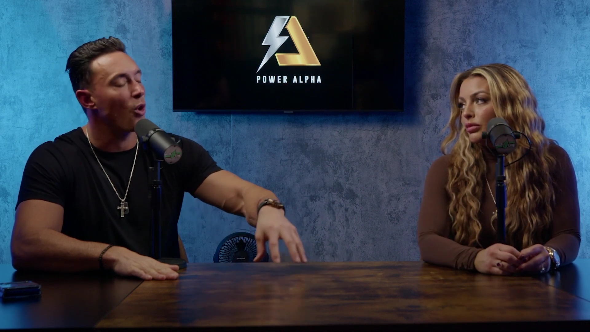 x2mate_com-Ep_9_-_Power_Alphas_Podcast___28Mandy_Saccomanno___Sabby_Piscitelli29-281080p29_mp42398.jpg