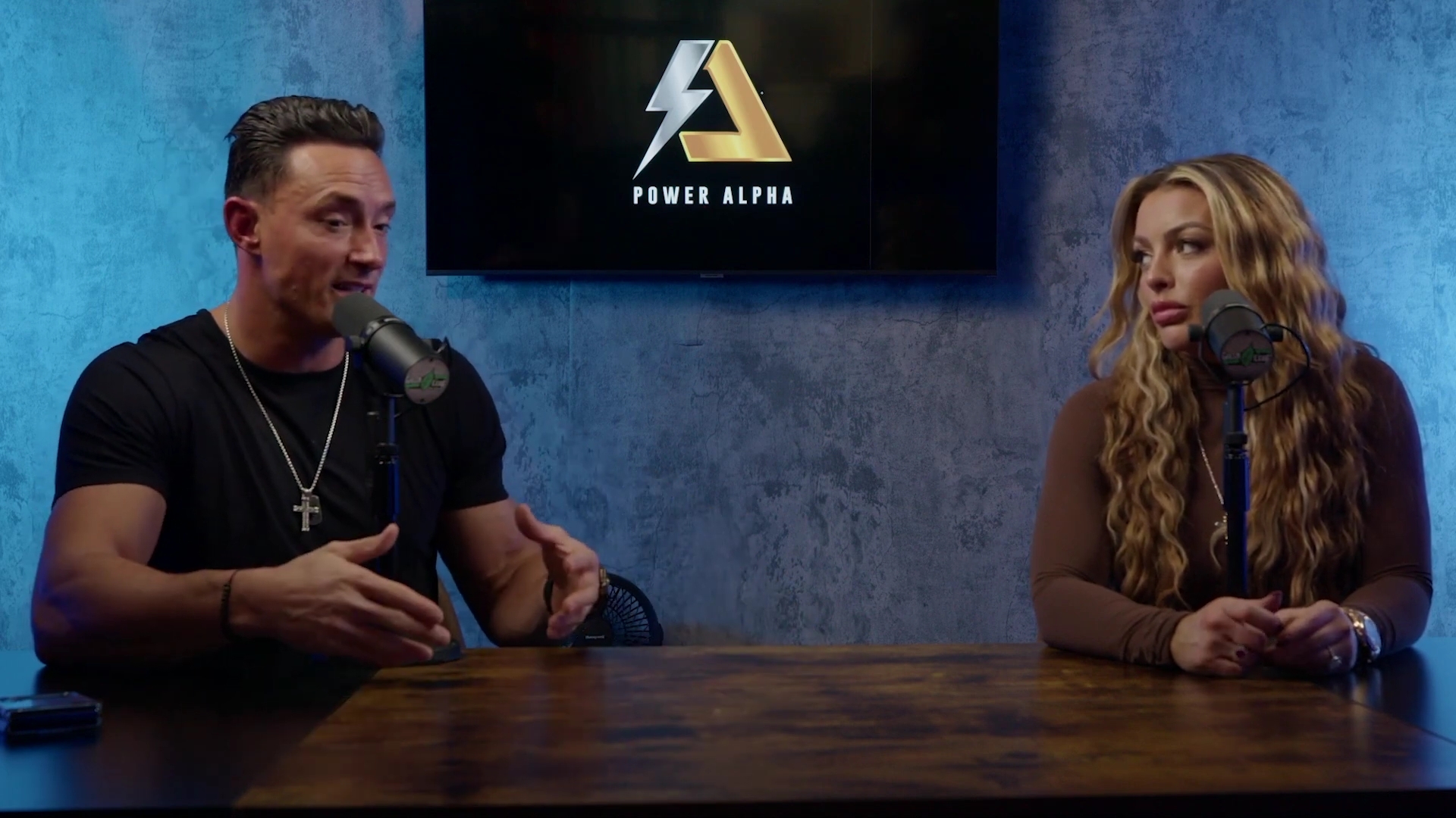 x2mate_com-Ep_9_-_Power_Alphas_Podcast___28Mandy_Saccomanno___Sabby_Piscitelli29-281080p29_mp42404.jpg