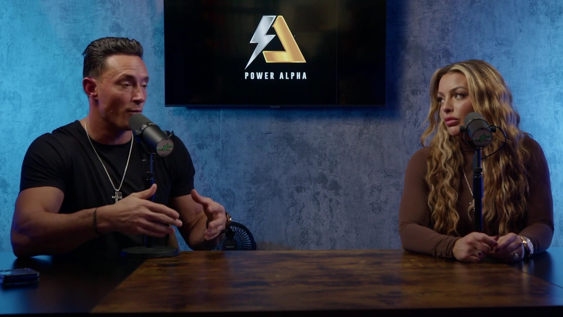 x2mate_com-Ep_9_-_Power_Alphas_Podcast___28Mandy_Saccomanno___Sabby_Piscitelli29-281080p29_mp42405.jpg
