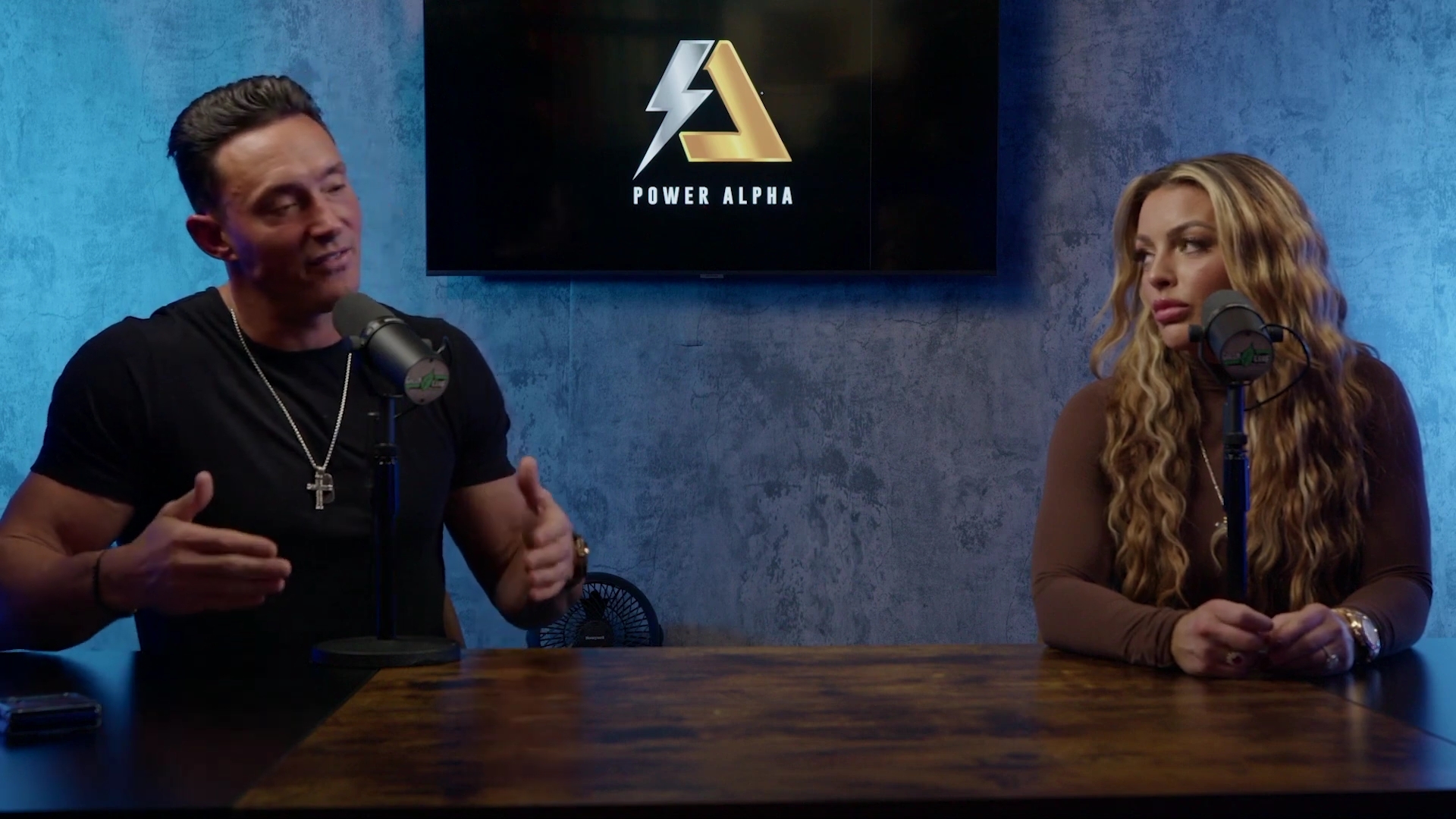 x2mate_com-Ep_9_-_Power_Alphas_Podcast___28Mandy_Saccomanno___Sabby_Piscitelli29-281080p29_mp42410.jpg