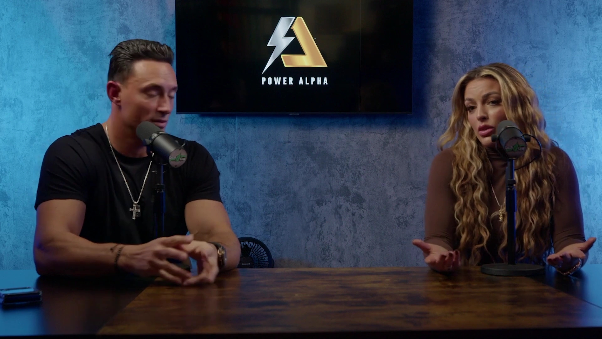 x2mate_com-Ep_9_-_Power_Alphas_Podcast___28Mandy_Saccomanno___Sabby_Piscitelli29-281080p29_mp42424.jpg