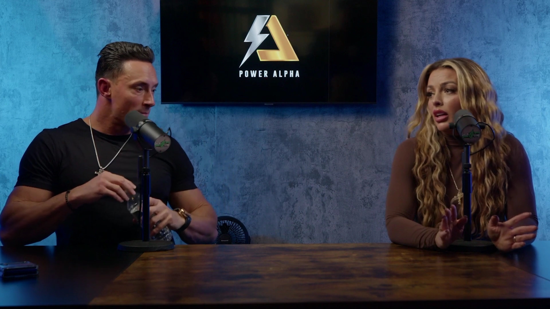 x2mate_com-Ep_9_-_Power_Alphas_Podcast___28Mandy_Saccomanno___Sabby_Piscitelli29-281080p29_mp42429.jpg