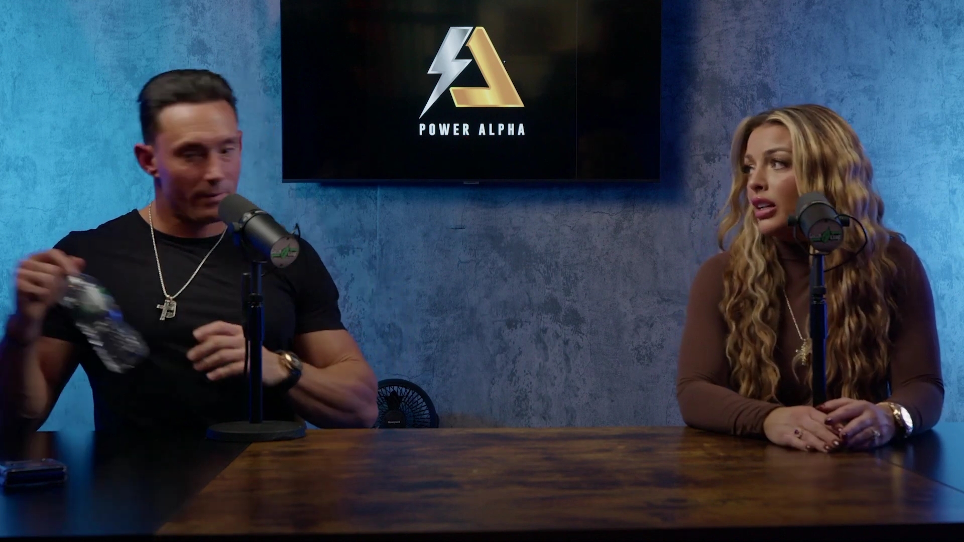 x2mate_com-Ep_9_-_Power_Alphas_Podcast___28Mandy_Saccomanno___Sabby_Piscitelli29-281080p29_mp42430.jpg