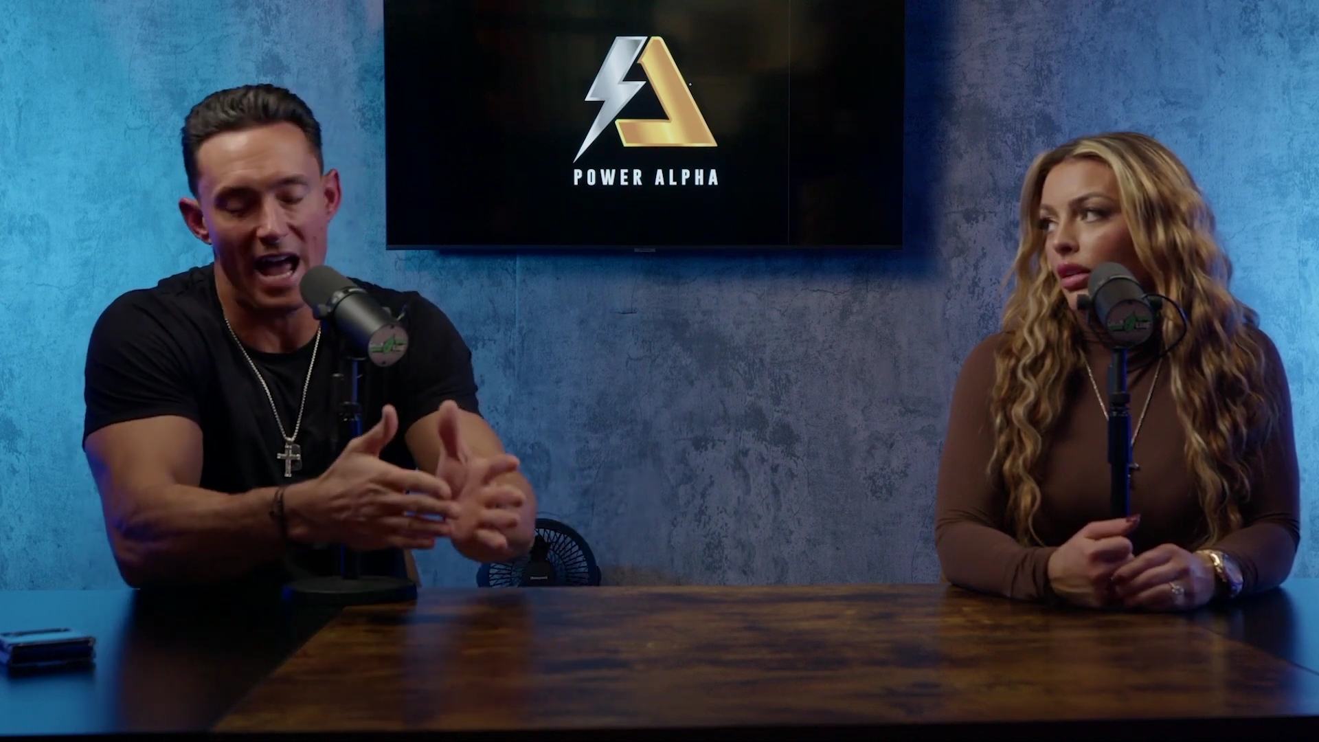 x2mate_com-Ep_9_-_Power_Alphas_Podcast___28Mandy_Saccomanno___Sabby_Piscitelli29-281080p29_mp42618.jpg