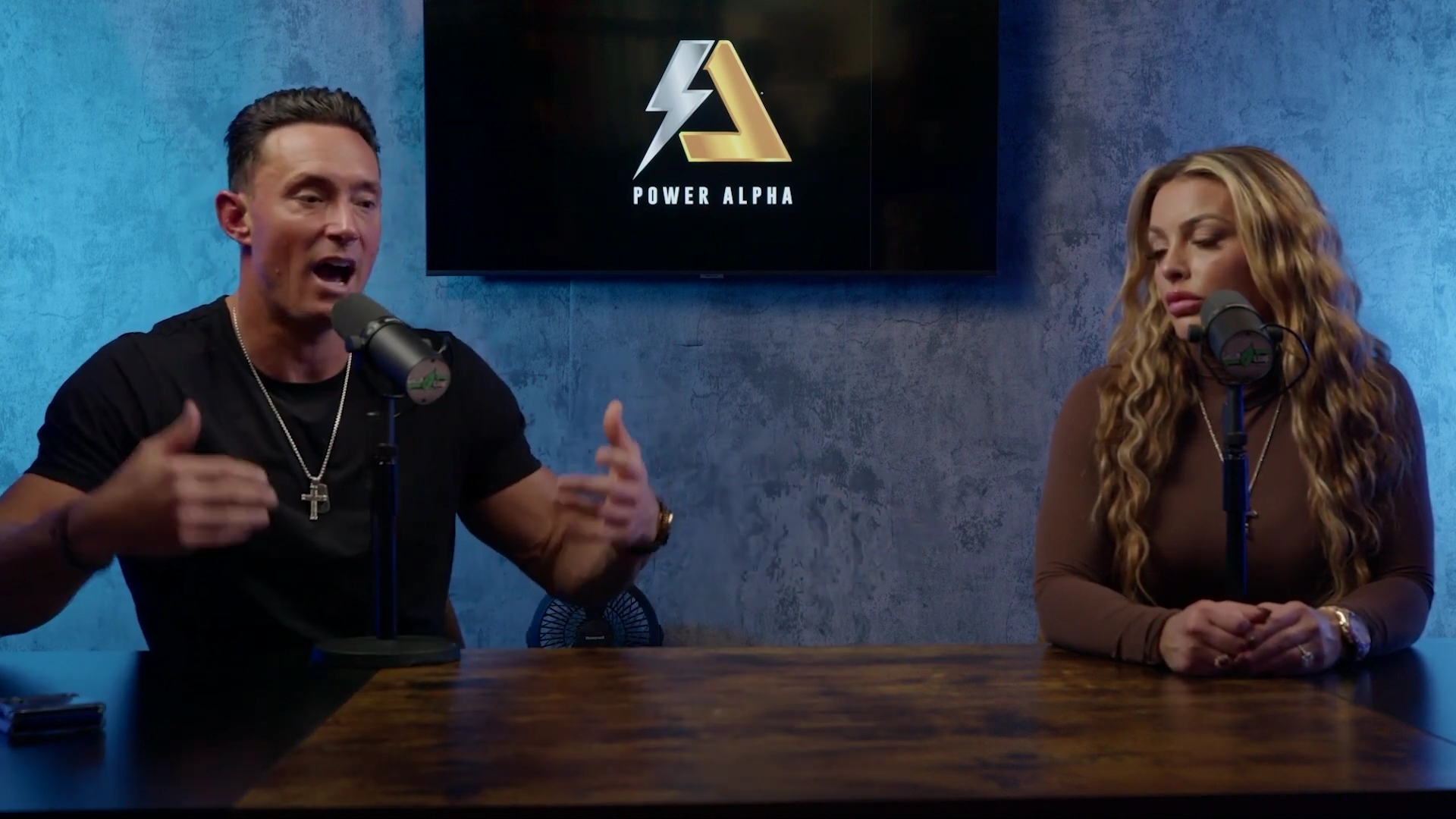 x2mate_com-Ep_9_-_Power_Alphas_Podcast___28Mandy_Saccomanno___Sabby_Piscitelli29-281080p29_mp42624.jpg