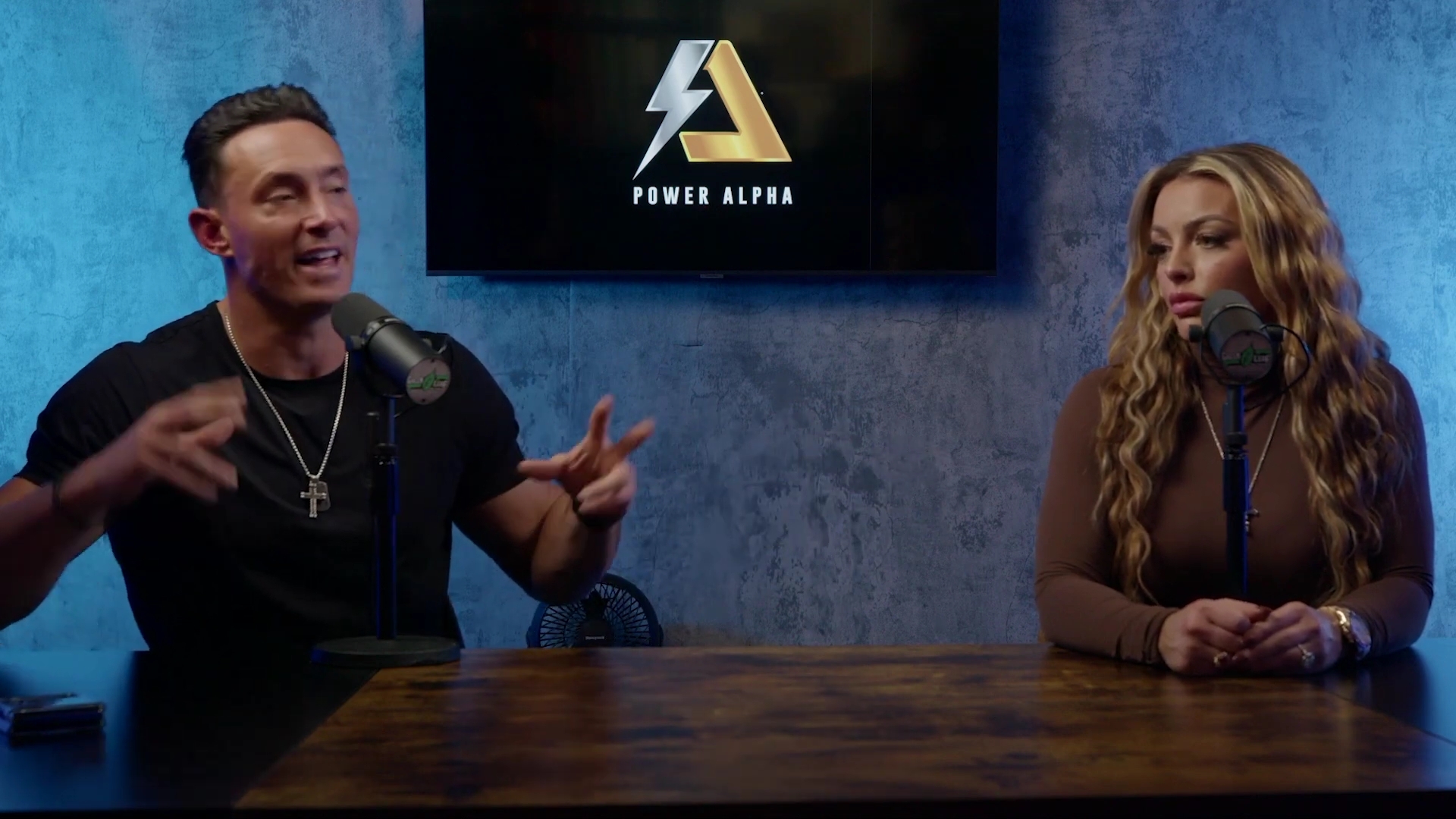 x2mate_com-Ep_9_-_Power_Alphas_Podcast___28Mandy_Saccomanno___Sabby_Piscitelli29-281080p29_mp42626.jpg