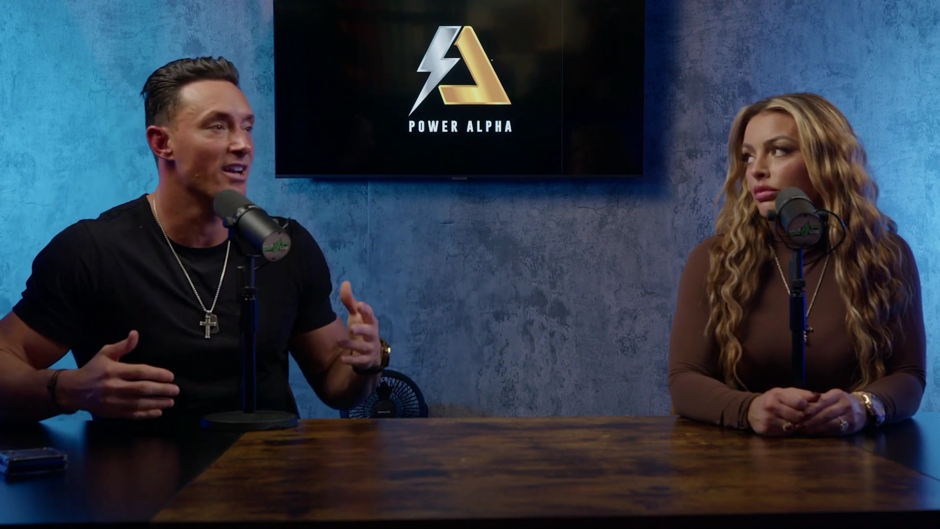 x2mate_com-Ep_9_-_Power_Alphas_Podcast___28Mandy_Saccomanno___Sabby_Piscitelli29-281080p29_mp42627.jpg