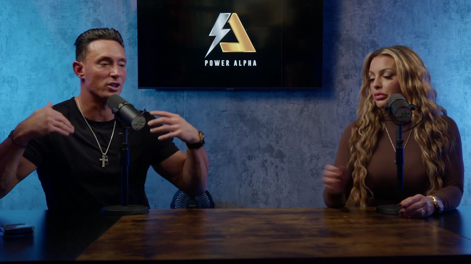 x2mate_com-Ep_9_-_Power_Alphas_Podcast___28Mandy_Saccomanno___Sabby_Piscitelli29-281080p29_mp42629.jpg