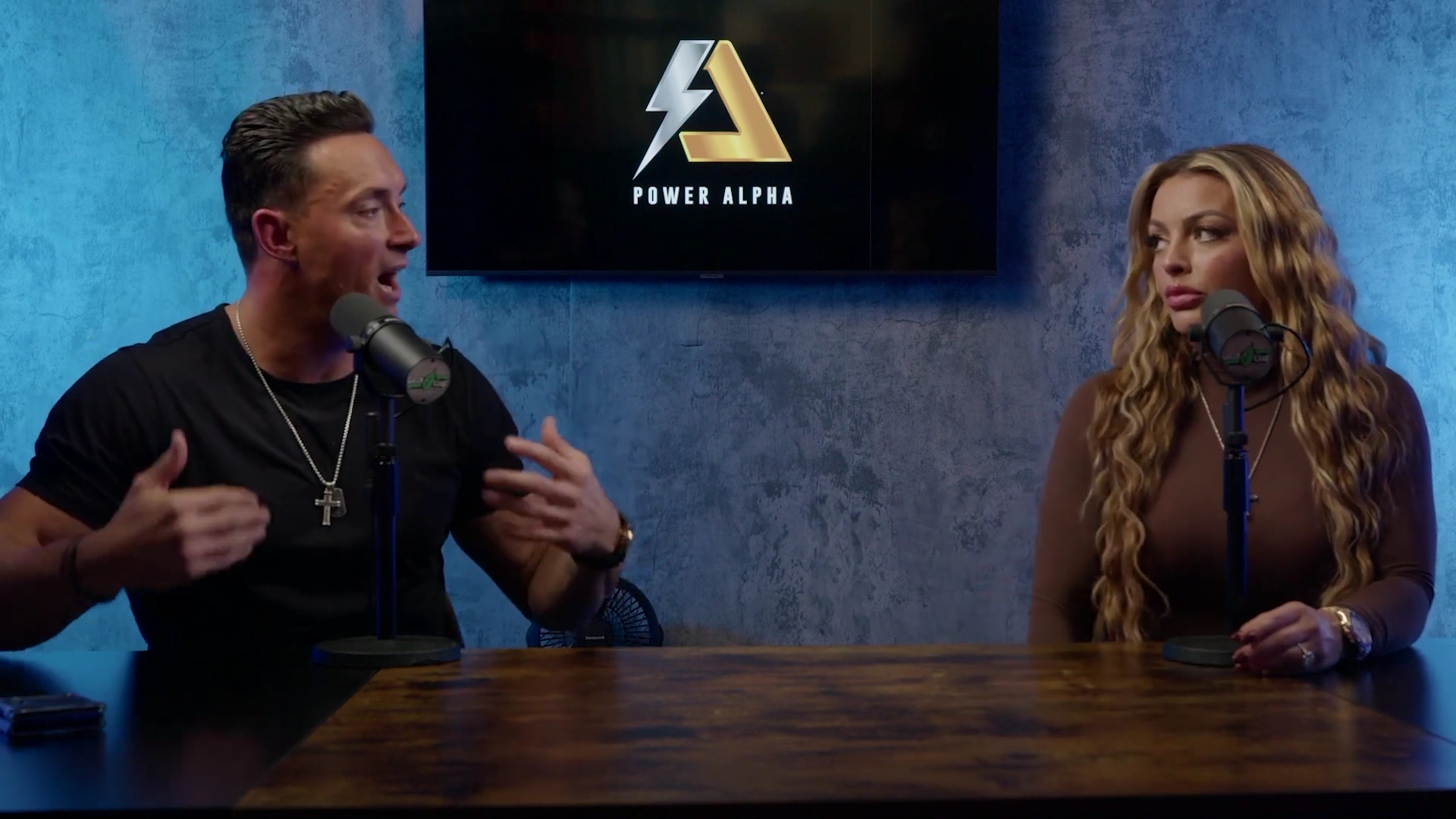 x2mate_com-Ep_9_-_Power_Alphas_Podcast___28Mandy_Saccomanno___Sabby_Piscitelli29-281080p29_mp42630.jpg