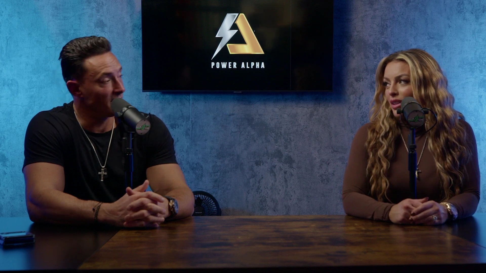 x2mate_com-Ep_9_-_Power_Alphas_Podcast___28Mandy_Saccomanno___Sabby_Piscitelli29-281080p29_mp42640.jpg