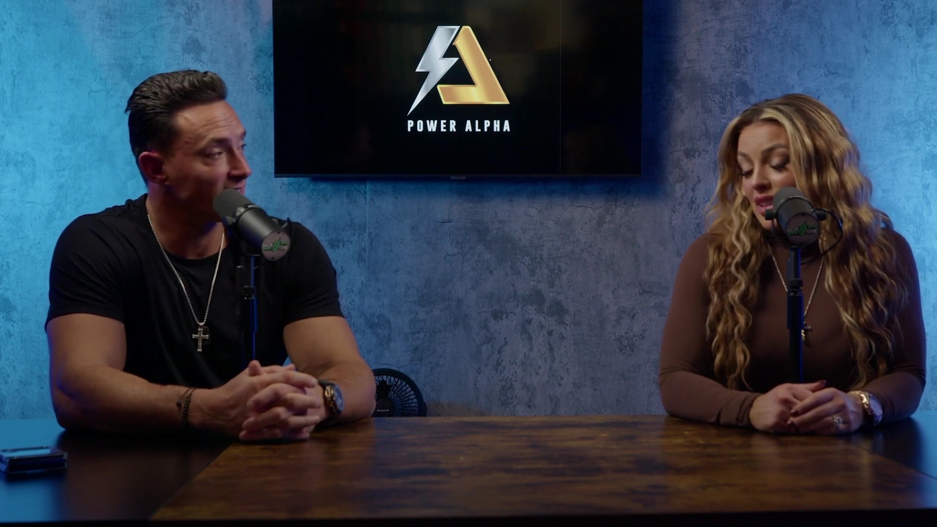 x2mate_com-Ep_9_-_Power_Alphas_Podcast___28Mandy_Saccomanno___Sabby_Piscitelli29-281080p29_mp42641.jpg