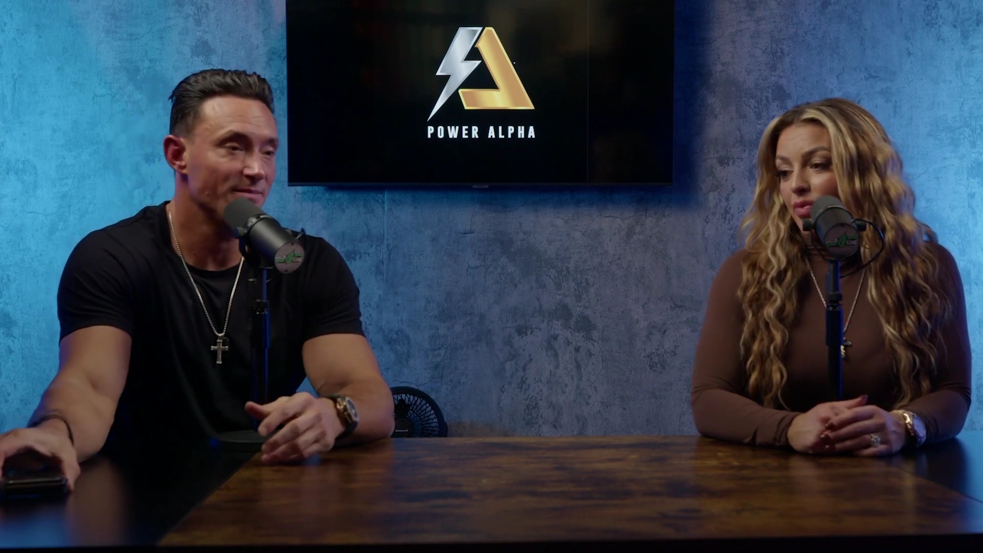 x2mate_com-Ep_9_-_Power_Alphas_Podcast___28Mandy_Saccomanno___Sabby_Piscitelli29-281080p29_mp42643.jpg