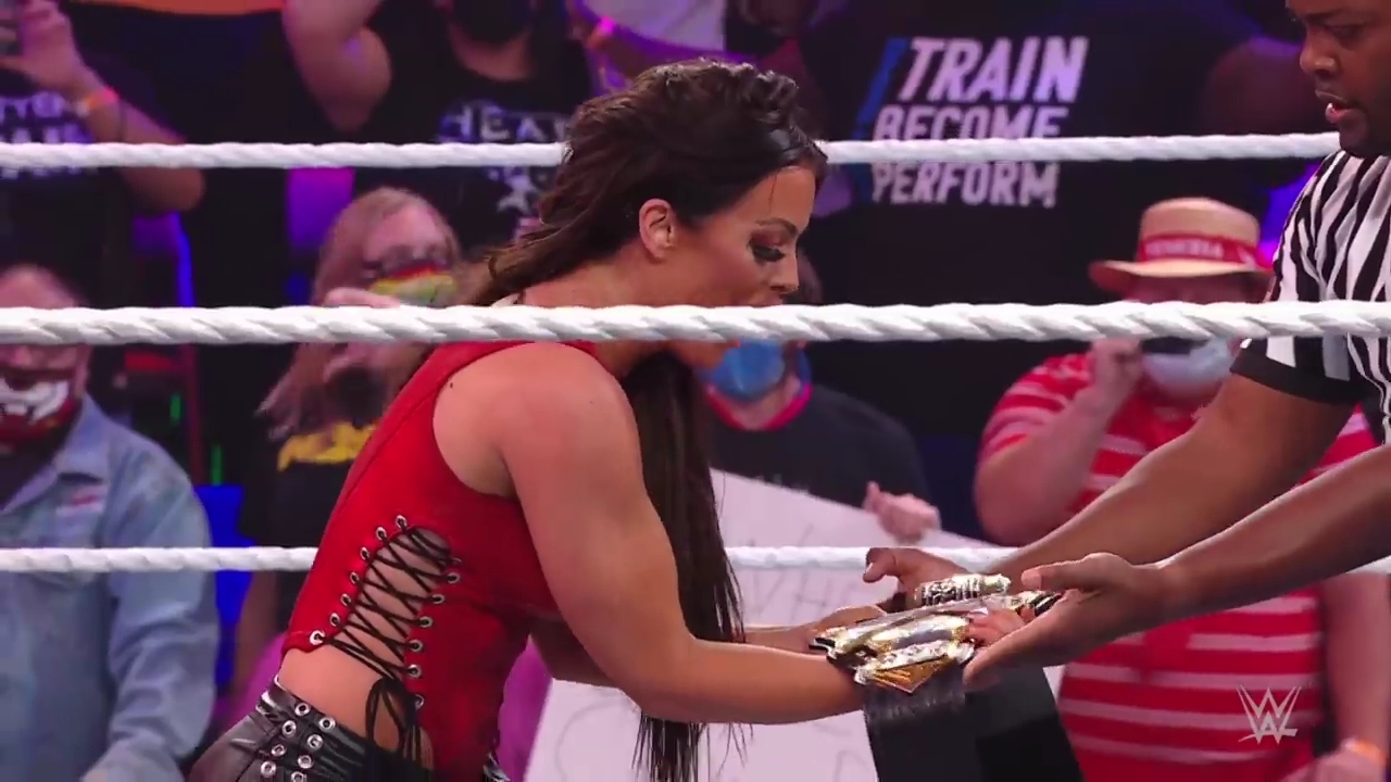 x2mate_com-MANDY_ROSE_TALKS_GEAR_THROUGHOUT_THE_YEARS2C_ONE_THAT_DIDN_T_GET_RECOGNIZED2C_WRESTLEMANIA_35_AND_MORE_mp40151.jpg
