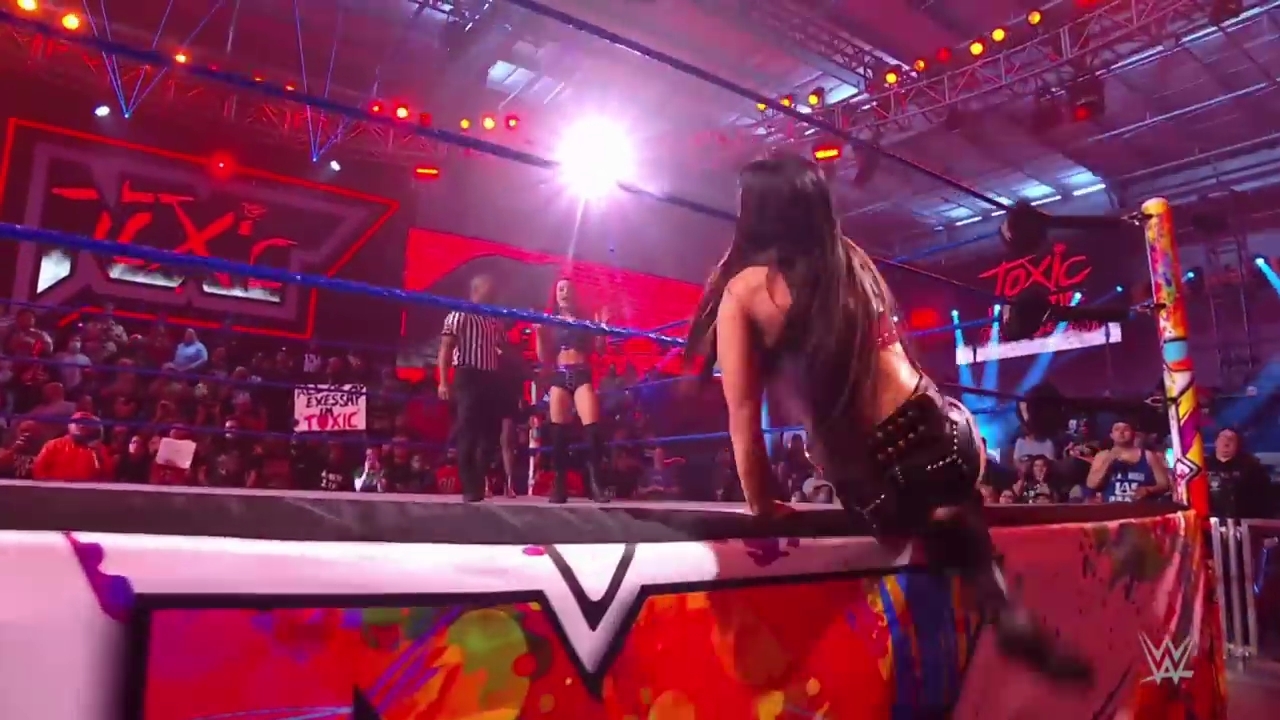 x2mate_com-MANDY_ROSE_TALKS_GEAR_THROUGHOUT_THE_YEARS2C_ONE_THAT_DIDN_T_GET_RECOGNIZED2C_WRESTLEMANIA_35_AND_MORE_mp40226.jpg