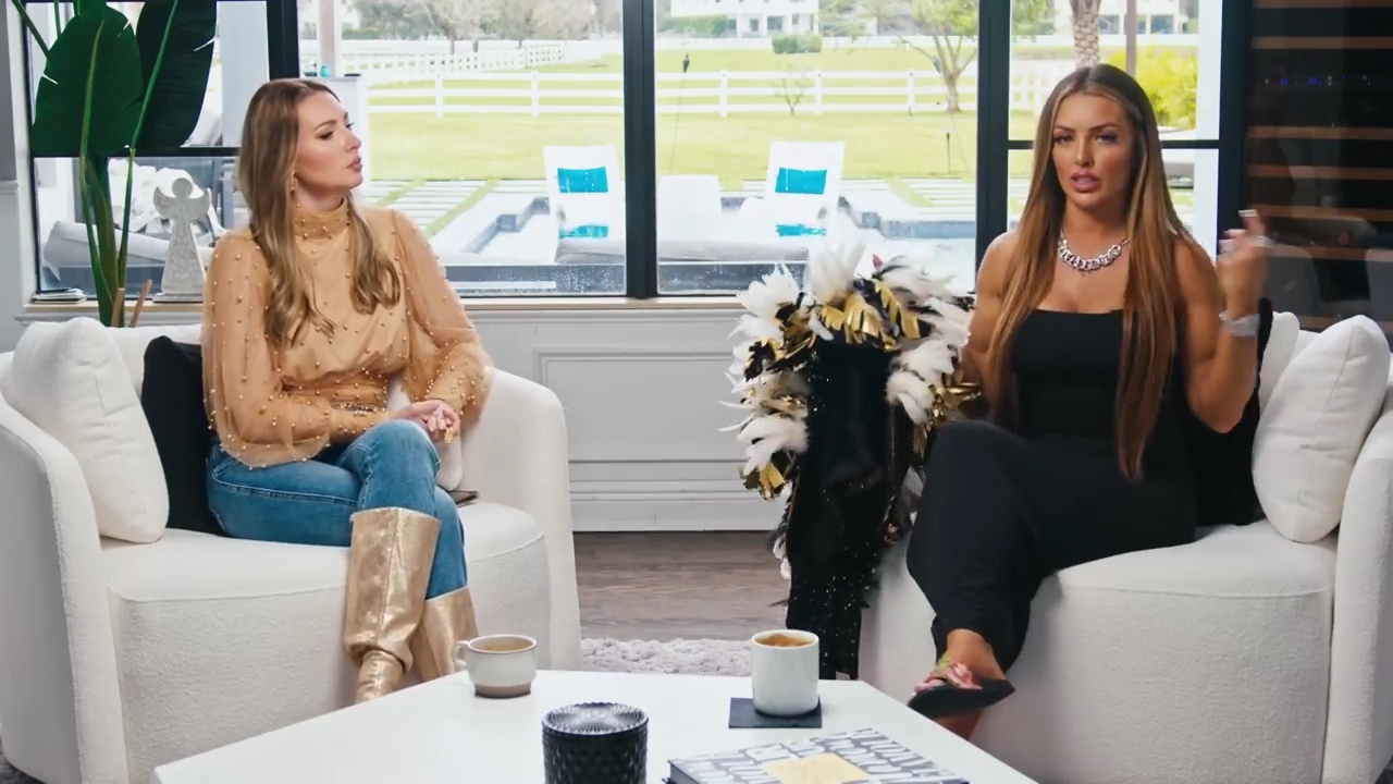 x2mate_com-MANDY_ROSE_TALKS_GEAR_THROUGHOUT_THE_YEARS2C_ONE_THAT_DIDN_T_GET_RECOGNIZED2C_WRESTLEMANIA_35_AND_MORE_mp40633.jpg