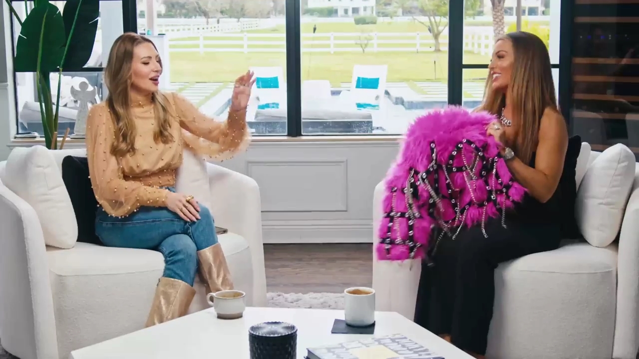 x2mate_com-MANDY_ROSE_TALKS_GEAR_THROUGHOUT_THE_YEARS2C_ONE_THAT_DIDN_T_GET_RECOGNIZED2C_WRESTLEMANIA_35_AND_MORE_mp40843.jpg