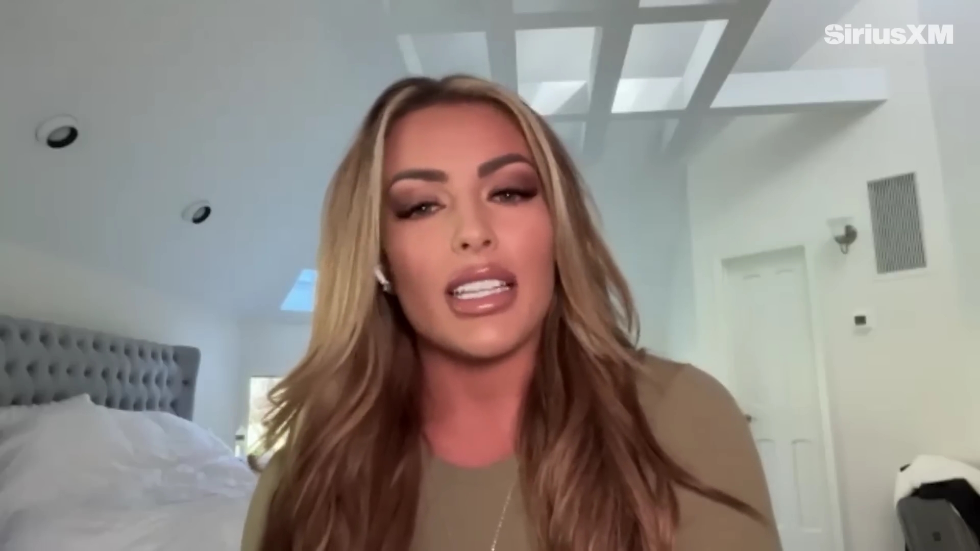 x2mate_com-Mandy_Rose_Describes_Her_22Bittersweet22_Departure_from_WWE___Busted_Open-281080p29_mp40041.jpg