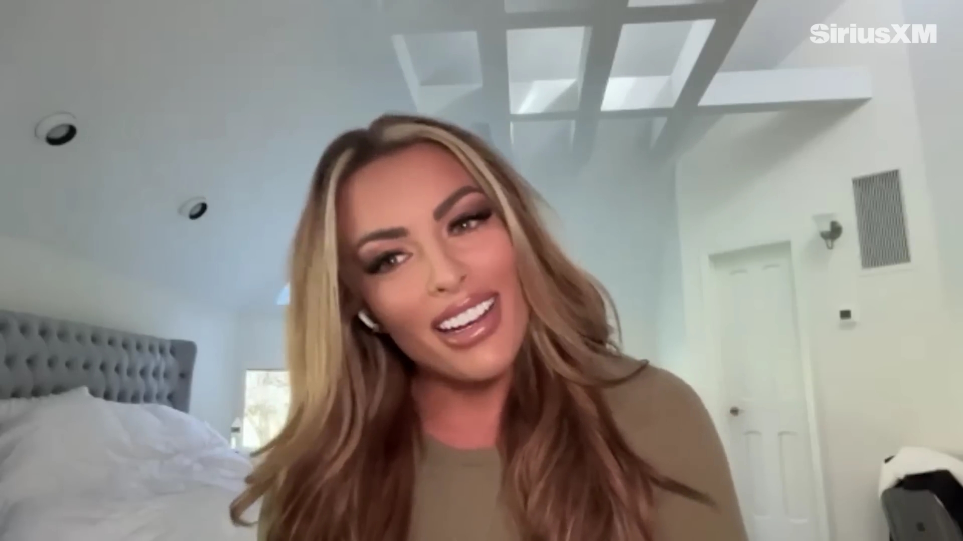 x2mate_com-Mandy_Rose_Describes_Her_22Bittersweet22_Departure_from_WWE___Busted_Open-281080p29_mp40082.jpg