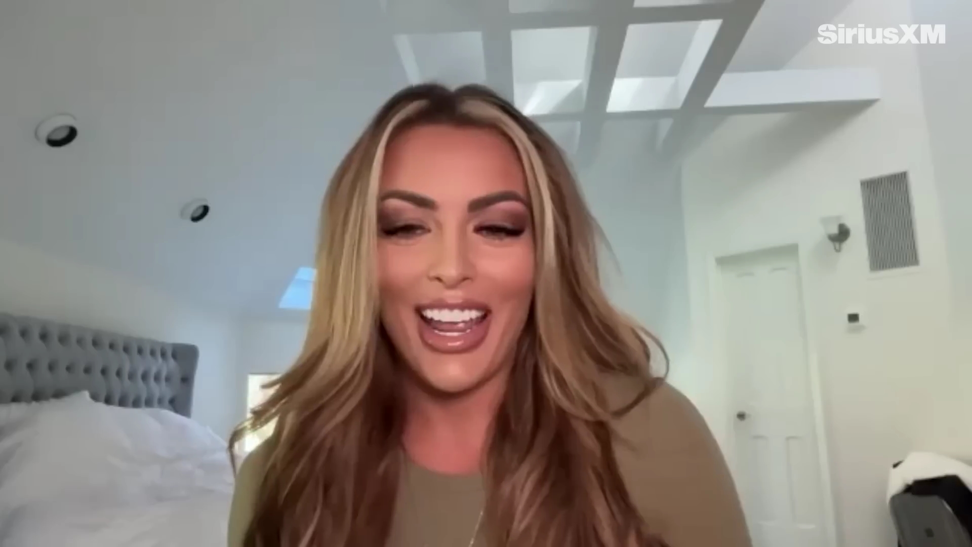 x2mate_com-Mandy_Rose_Describes_Her_22Bittersweet22_Departure_from_WWE___Busted_Open-281080p29_mp40085.jpg