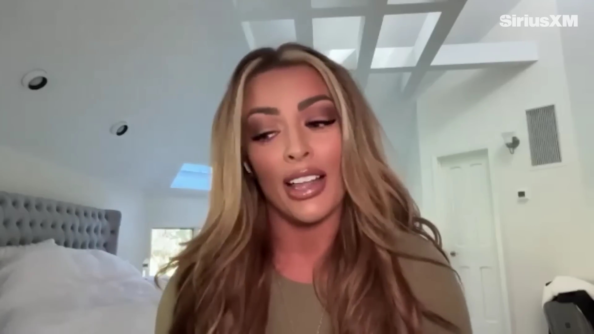 x2mate_com-Mandy_Rose_Describes_Her_22Bittersweet22_Departure_from_WWE___Busted_Open-281080p29_mp40184.jpg