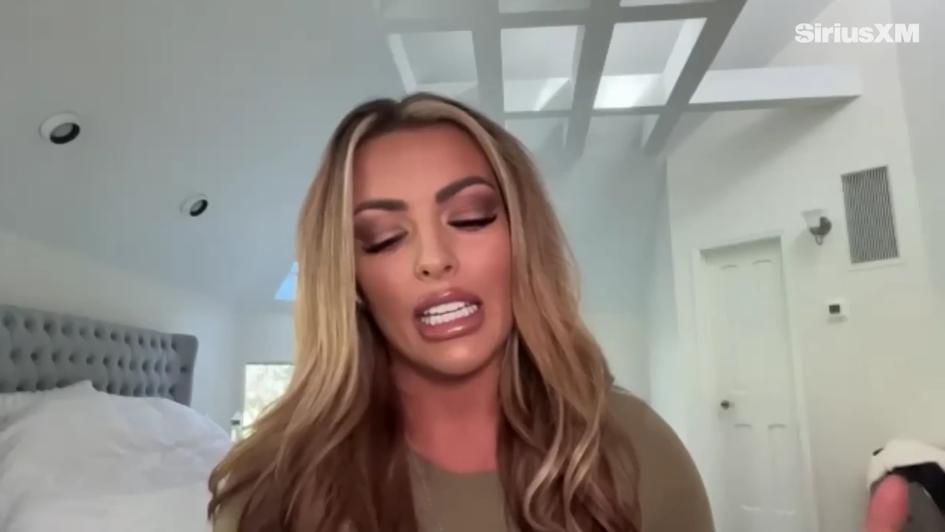 x2mate_com-Mandy_Rose_Describes_Her_22Bittersweet22_Departure_from_WWE___Busted_Open-281080p29_mp40850.jpg