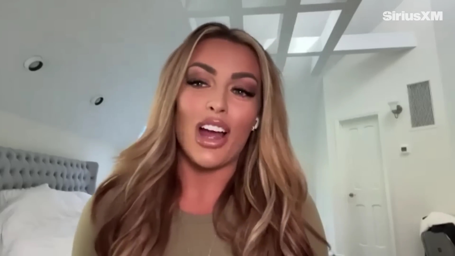 x2mate_com-Mandy_Rose_Describes_Her_22Bittersweet22_Departure_from_WWE___Busted_Open-281080p29_mp41015.jpg