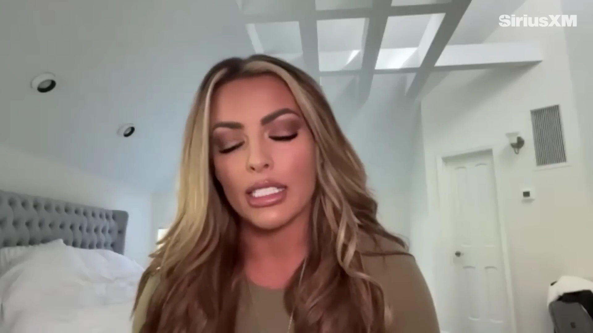 x2mate_com-Mandy_Rose_Describes_Her_22Bittersweet22_Departure_from_WWE___Busted_Open-281080p29_mp41253.jpg