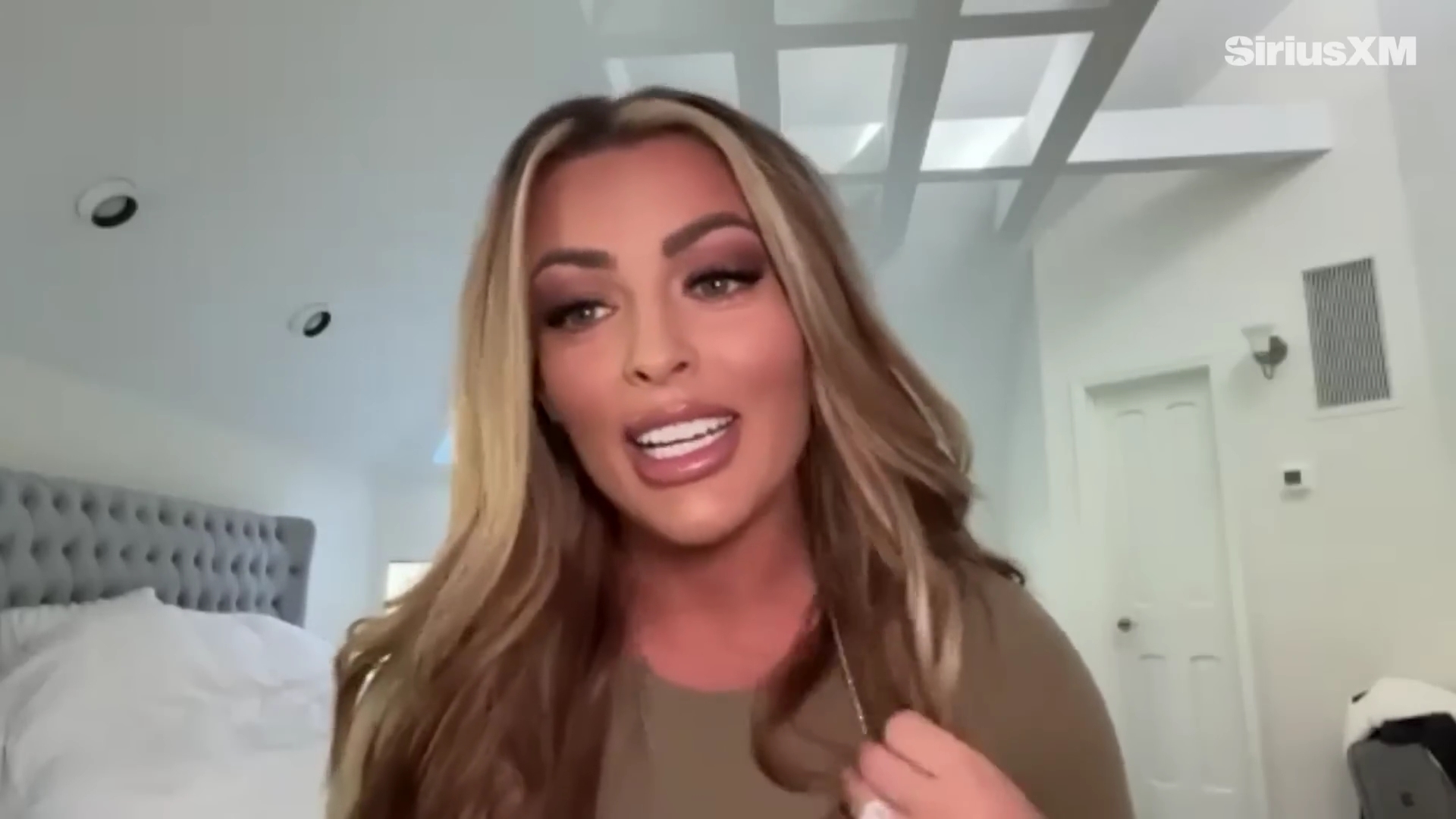 x2mate_com-Mandy_Rose_Describes_Her_22Bittersweet22_Departure_from_WWE___Busted_Open-281080p29_mp41272.jpg