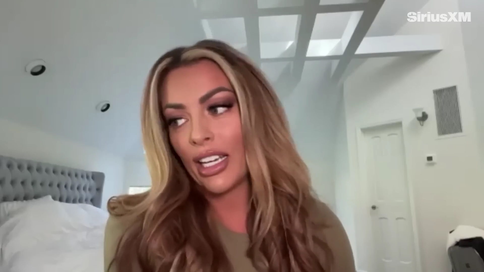 x2mate_com-Mandy_Rose_Describes_Her_22Bittersweet22_Departure_from_WWE___Busted_Open-281080p29_mp41368.jpg