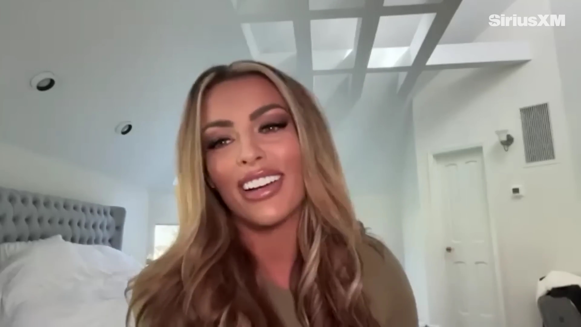 x2mate_com-Mandy_Rose_Describes_Her_22Bittersweet22_Departure_from_WWE___Busted_Open-281080p29_mp41417.jpg