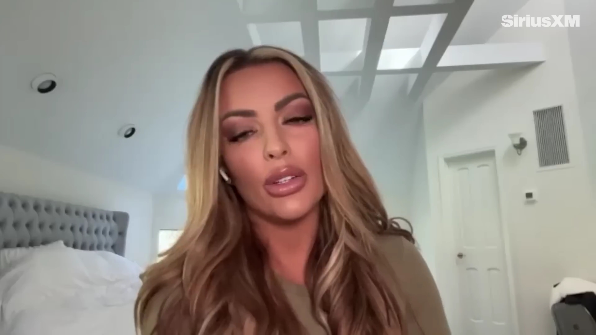 x2mate_com-Mandy_Rose_Describes_Her_22Bittersweet22_Departure_from_WWE___Busted_Open-281080p29_mp41527.jpg