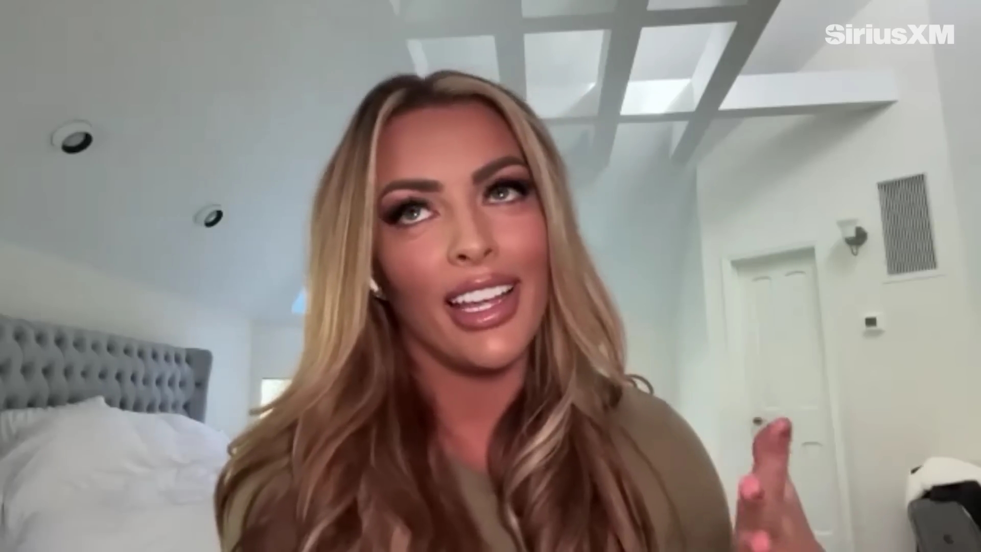 x2mate_com-Mandy_Rose_Describes_Her_22Bittersweet22_Departure_from_WWE___Busted_Open-281080p29_mp41551.jpg