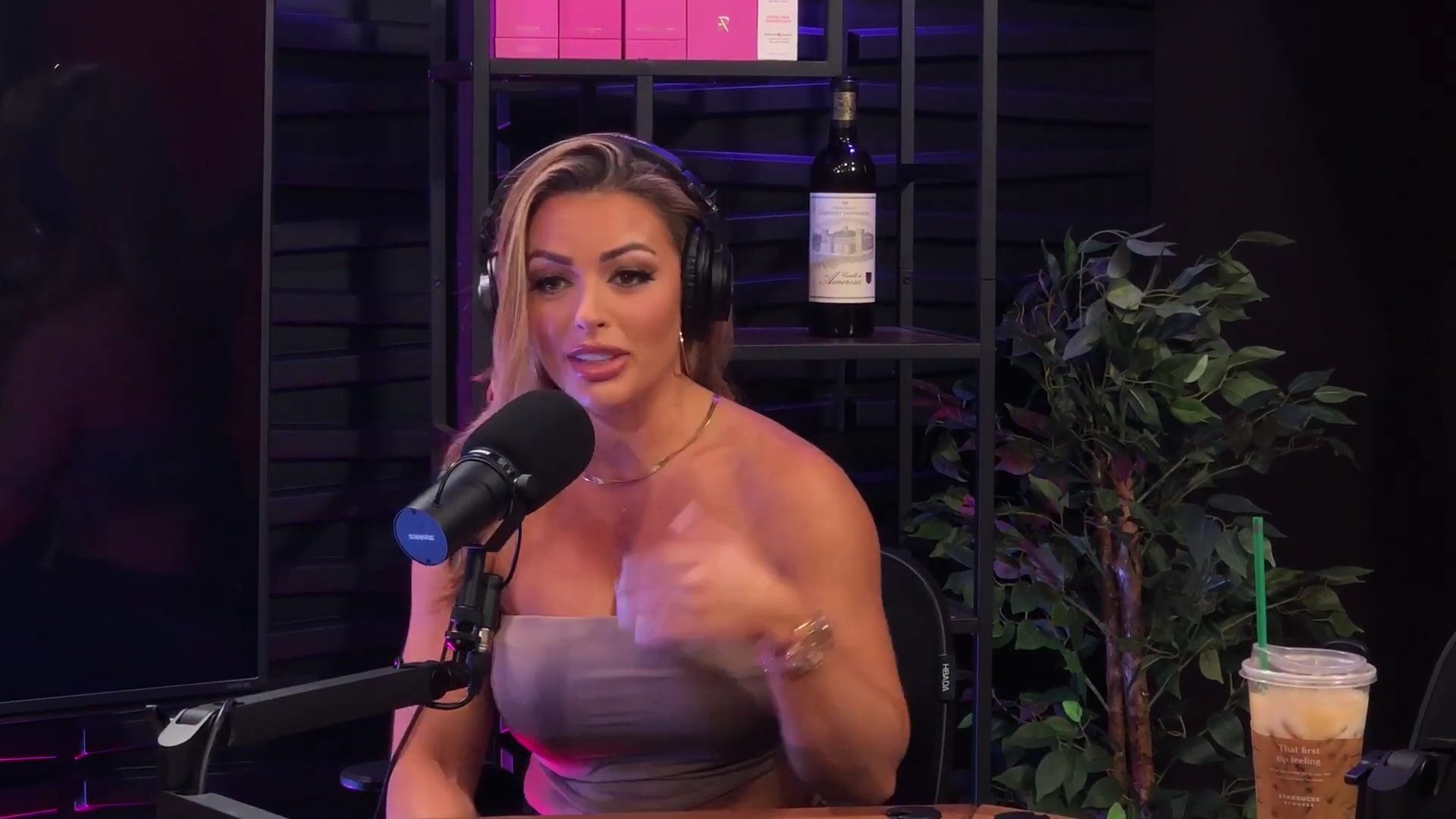 x2mate_com-Power_Alphas_Podcast__Episode_3_28Mandy_Saccomanno___Sabby_Piscitelli29_FT__Macey_Estrella-Kadlec-281080p29_mp40067.jpg