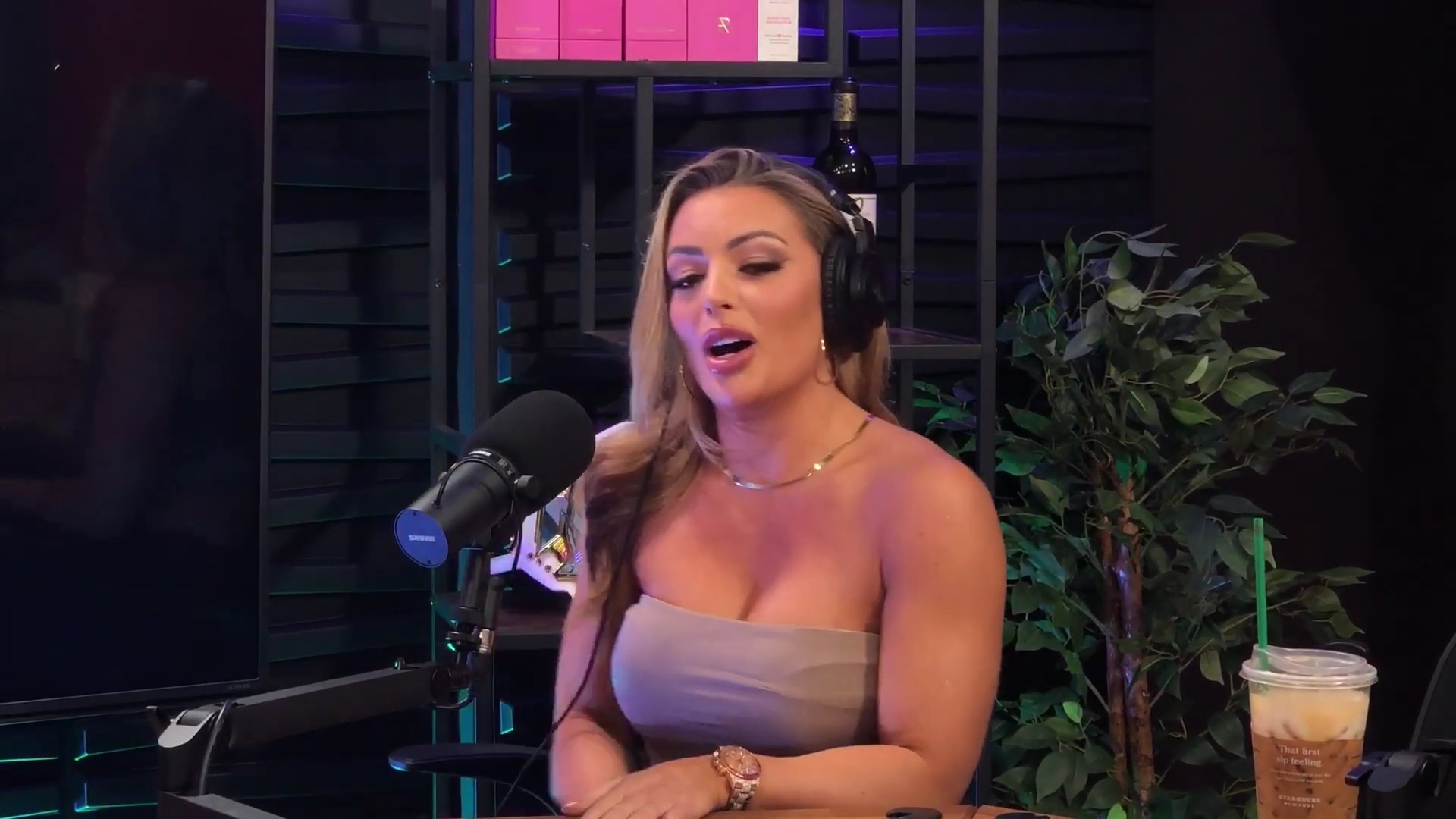 x2mate_com-Power_Alphas_Podcast__Episode_3_28Mandy_Saccomanno___Sabby_Piscitelli29_FT__Macey_Estrella-Kadlec-281080p29_mp40070.jpg