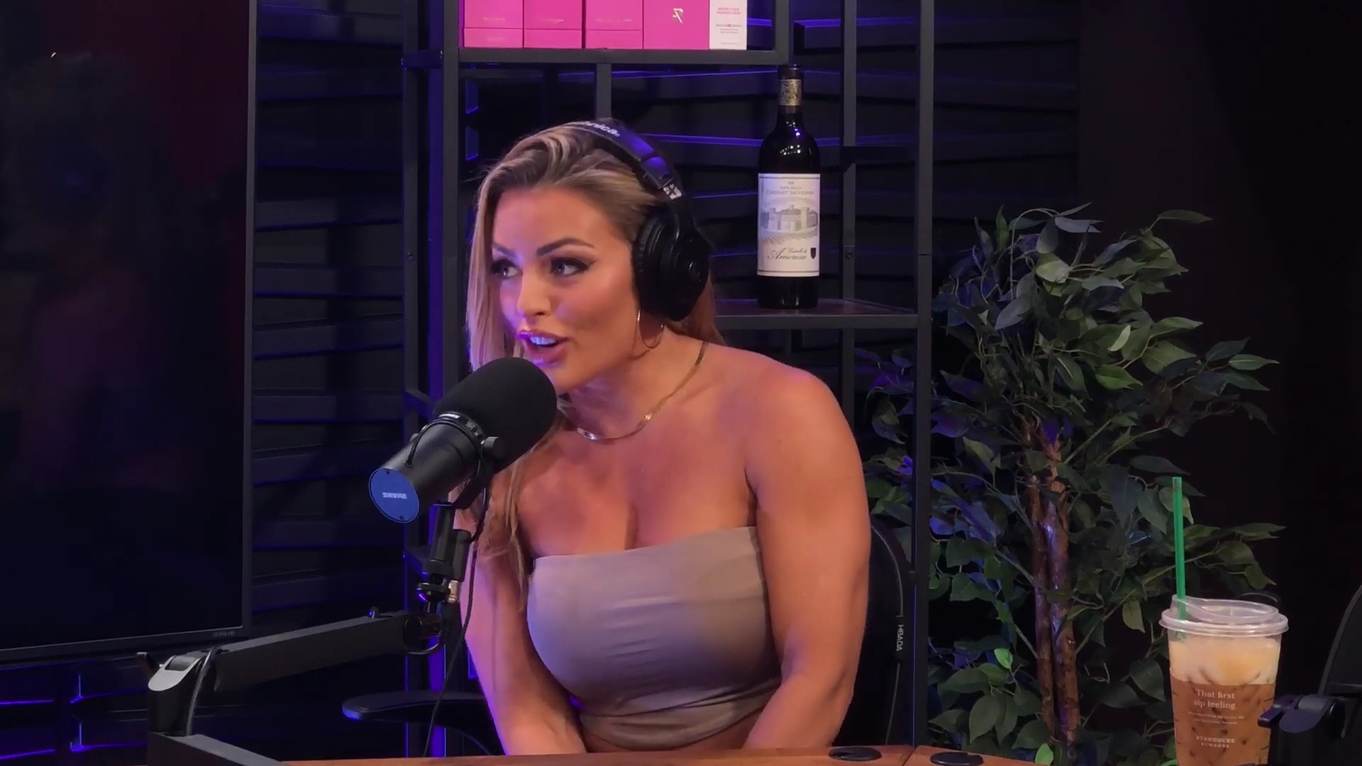 x2mate_com-Power_Alphas_Podcast__Episode_3_28Mandy_Saccomanno___Sabby_Piscitelli29_FT__Macey_Estrella-Kadlec-281080p29_mp40086.jpg
