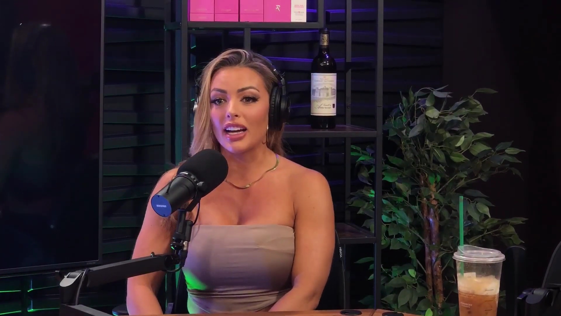 x2mate_com-Power_Alphas_Podcast__Episode_3_28Mandy_Saccomanno___Sabby_Piscitelli29_FT__Macey_Estrella-Kadlec-281080p29_mp42580.jpg