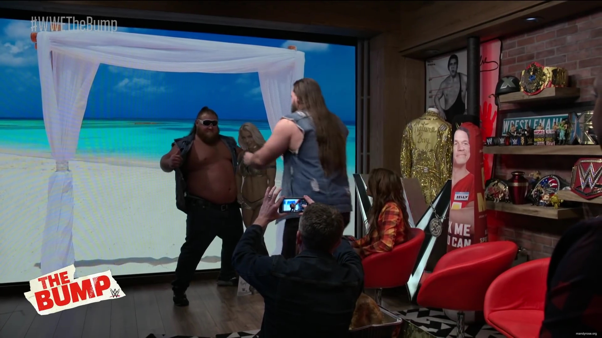 y2mate_com_-_mandy_rose_surprises_otis_wwes_the_bump_nov_20_2019_iMS6AXw-L3A_1080p_mp40000.jpg