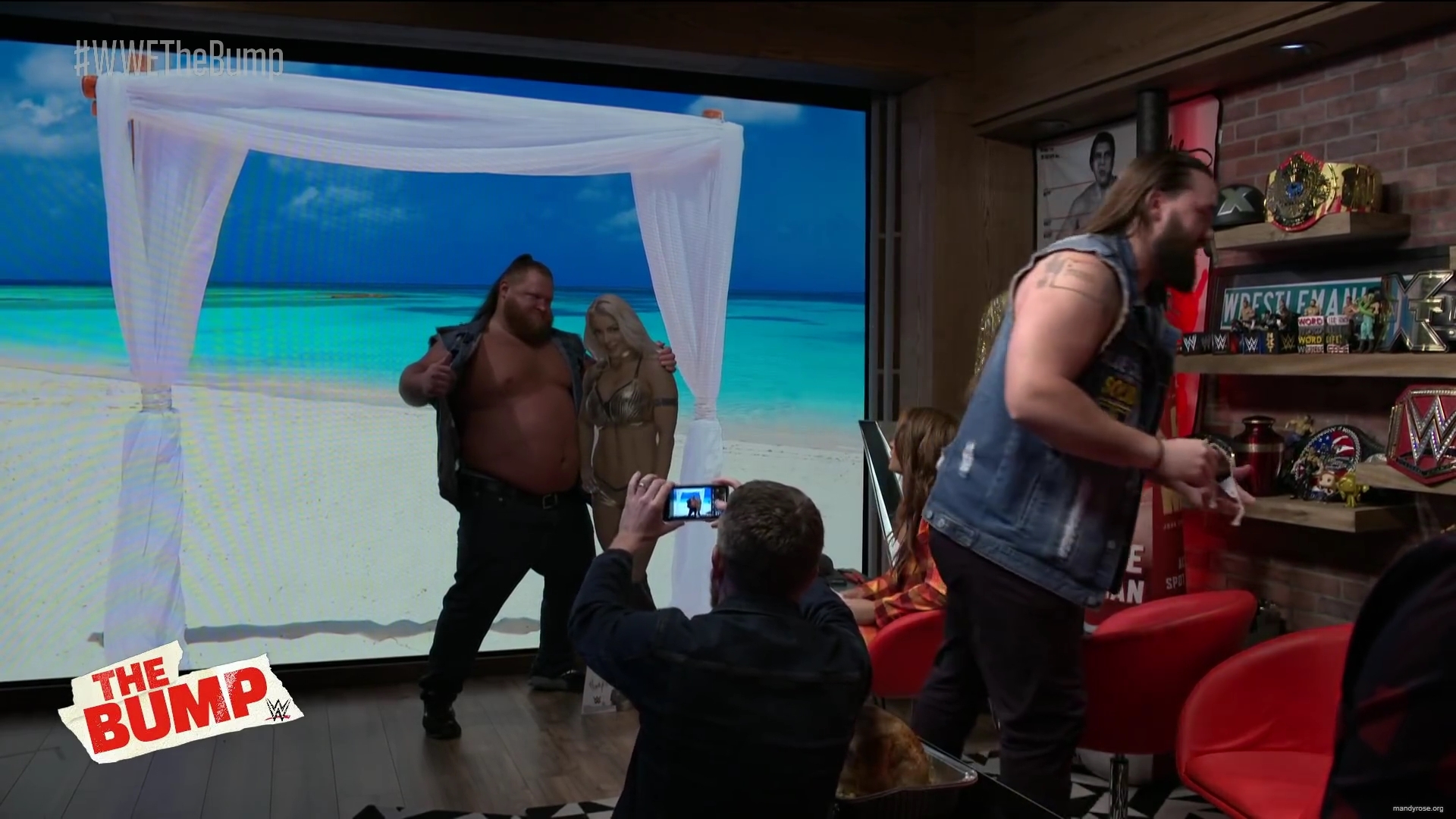 y2mate_com_-_mandy_rose_surprises_otis_wwes_the_bump_nov_20_2019_iMS6AXw-L3A_1080p_mp40006.jpg