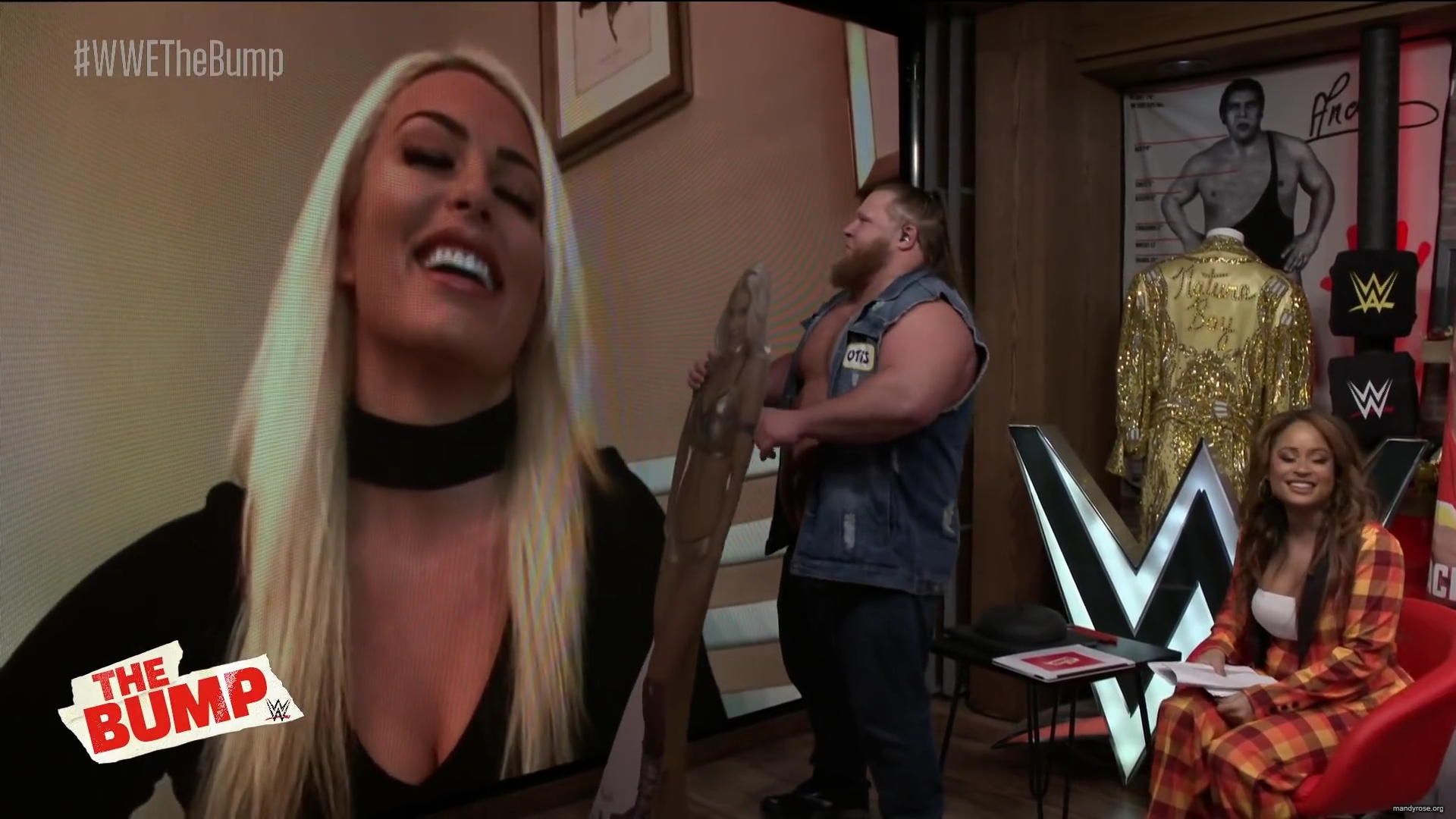 y2mate_com_-_mandy_rose_surprises_otis_wwes_the_bump_nov_20_2019_iMS6AXw-L3A_1080p_mp40053.jpg