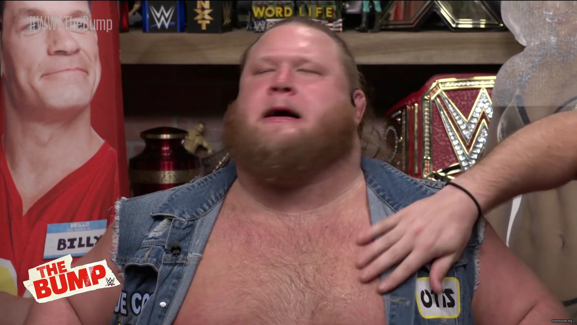 y2mate_com_-_mandy_rose_surprises_otis_wwes_the_bump_nov_20_2019_iMS6AXw-L3A_1080p_mp40072.jpg