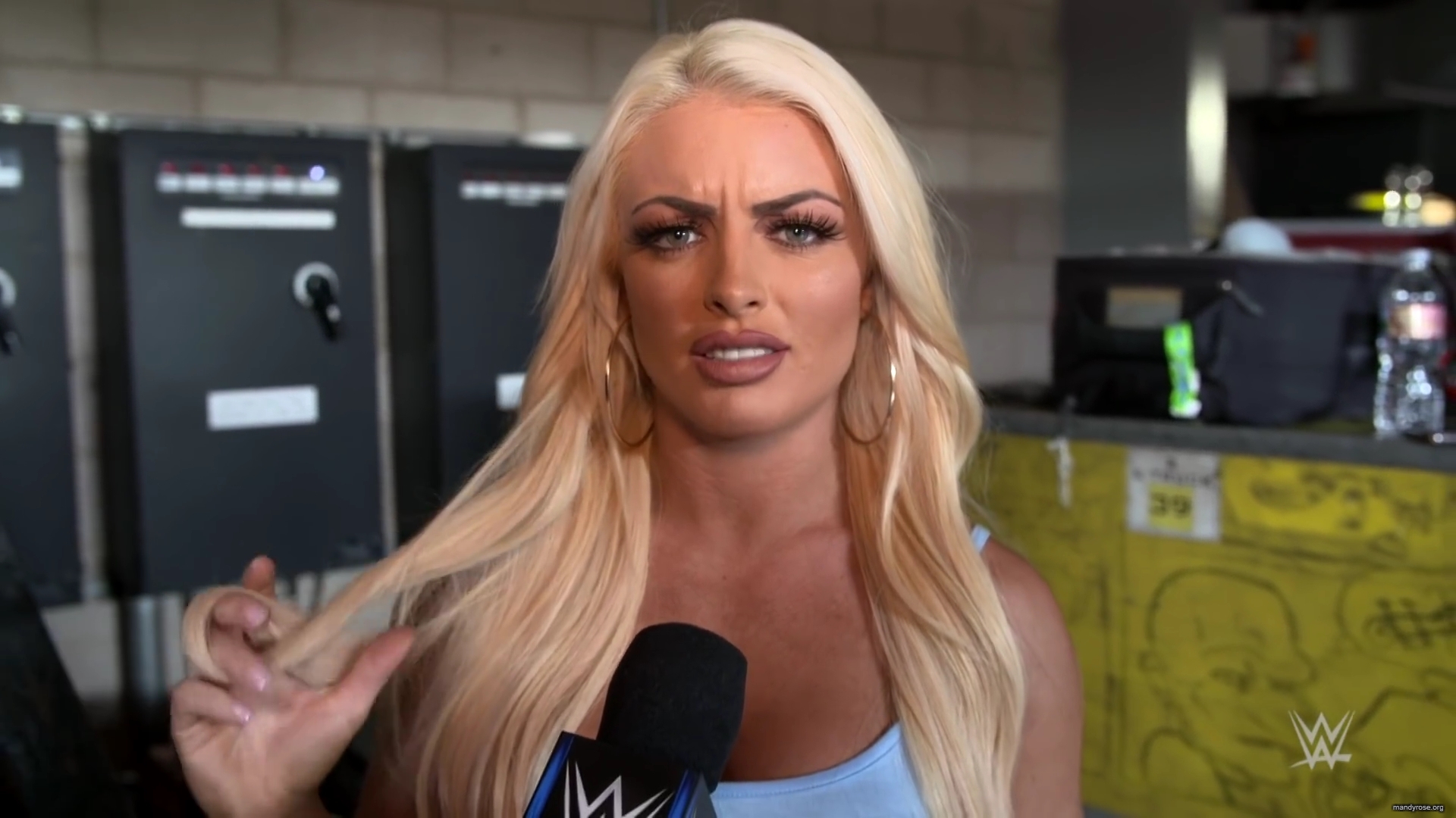 y2mate_com_-_superstars_predict_the_2019_womens_world_cup_wwe_pop_question_VTLZSugvPJY_1080p_mp40160.jpg