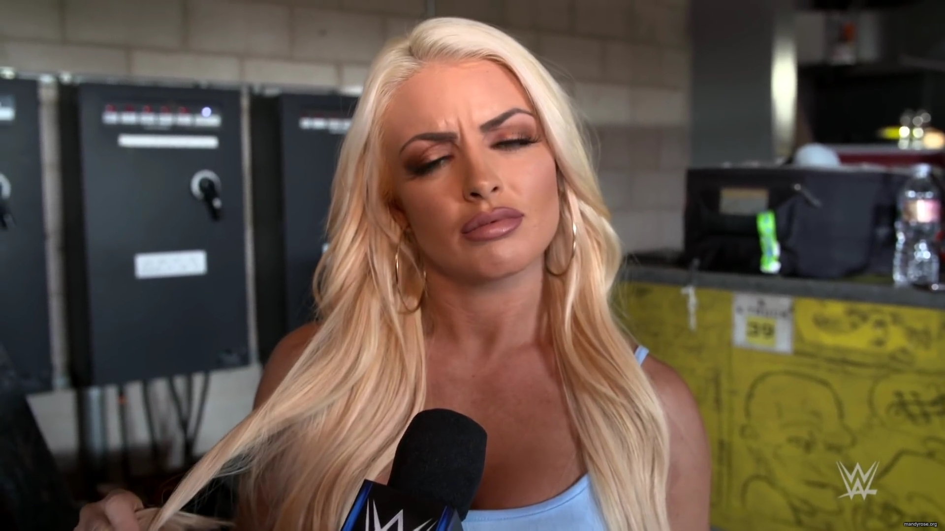 y2mate_com_-_superstars_predict_the_2019_womens_world_cup_wwe_pop_question_VTLZSugvPJY_1080p_mp40161.jpg