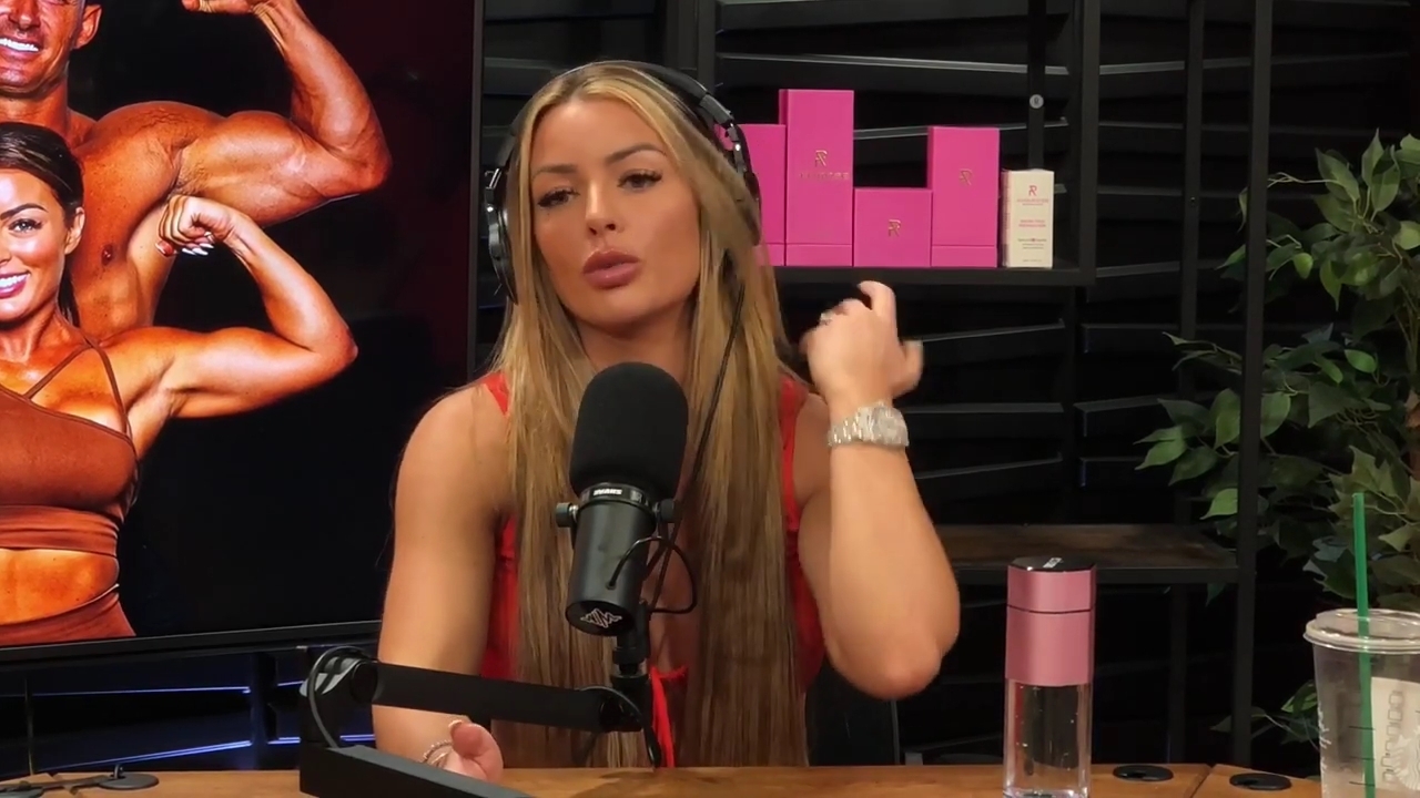y2mate_is_-_Ep_21_-_Power_Alphas_Podcast__Behind_the_Scenes_of_the_WWE___Mandy_Saccomano___Sabby_Piscitelli-56w6yl4r2MY-720p-1711402344_mp40743.jpg