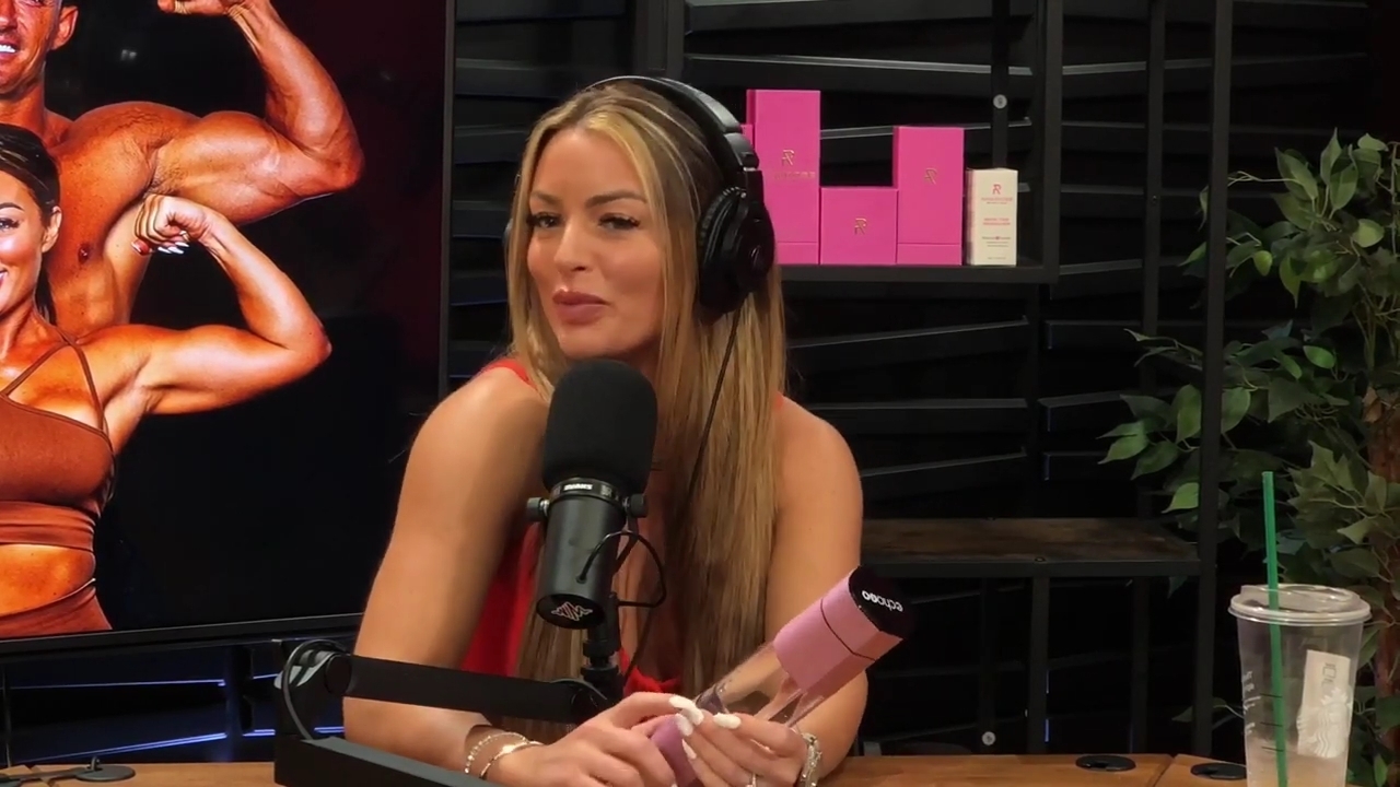 y2mate_is_-_Ep_21_-_Power_Alphas_Podcast__Behind_the_Scenes_of_the_WWE___Mandy_Saccomano___Sabby_Piscitelli-56w6yl4r2MY-720p-1711402344_mp40923.jpg