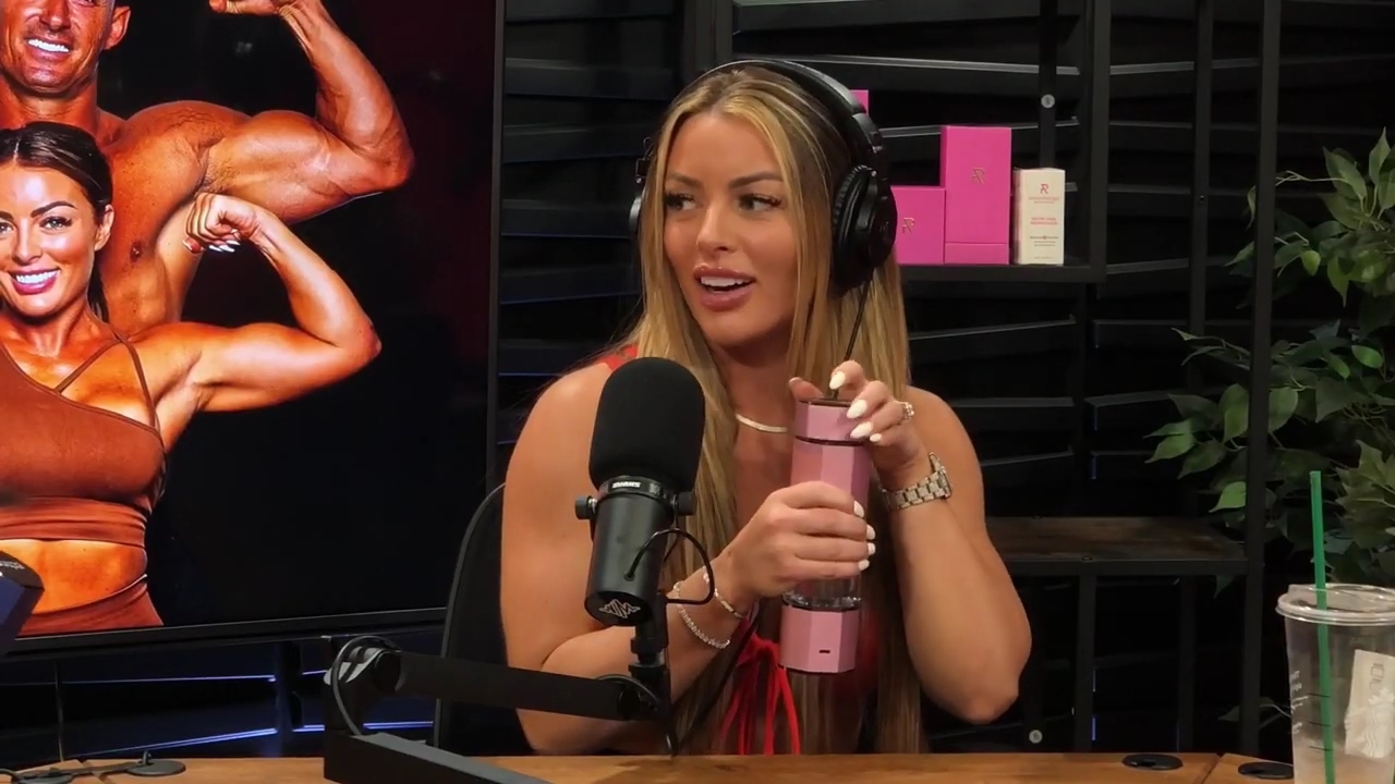 y2mate_is_-_Ep_21_-_Power_Alphas_Podcast__Behind_the_Scenes_of_the_WWE___Mandy_Saccomano___Sabby_Piscitelli-56w6yl4r2MY-720p-1711402344_mp40953.jpg